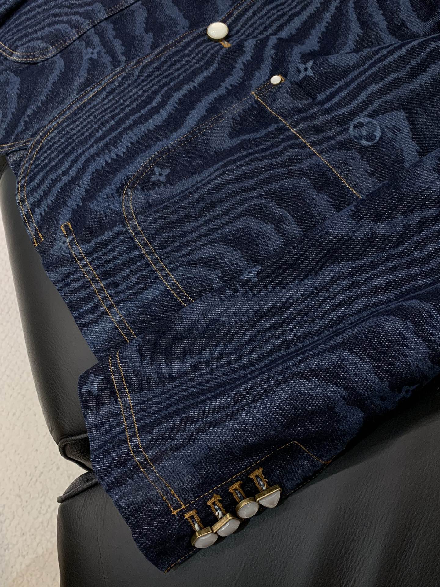 ，LouisVuitton 路易威登，2025秋季最新款，专柜同步有售，原单狠货，时尚休闲牛仔外套，上身
