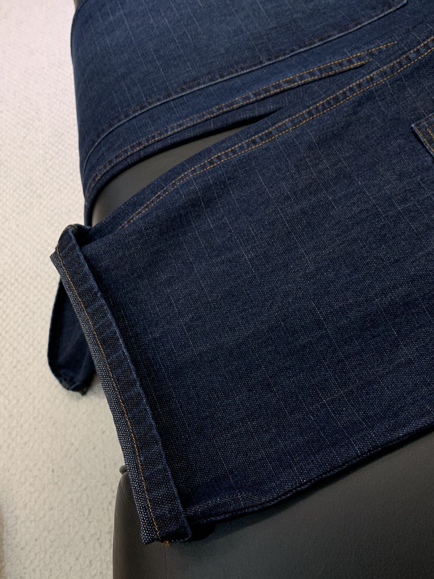 ，LouisVuitton 路易威登，2025秋季最新款，专柜同步有售，原单狠货，时尚休闲牛仔裤，上身很