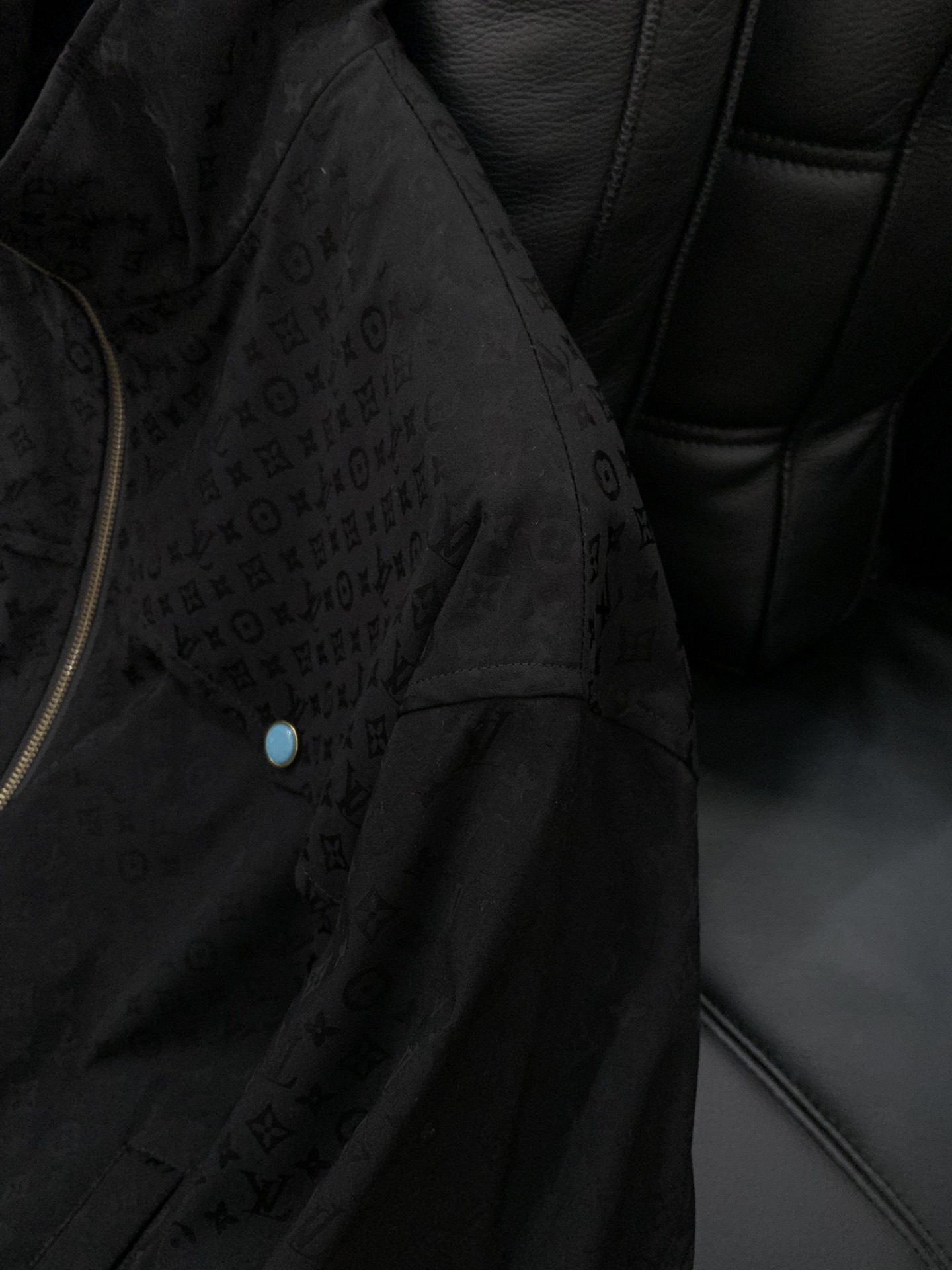 ，LouisVuitton 路易威登，2025秋季最新款，专柜同步有售，原单狠货，时尚休闲连帽外套，上身