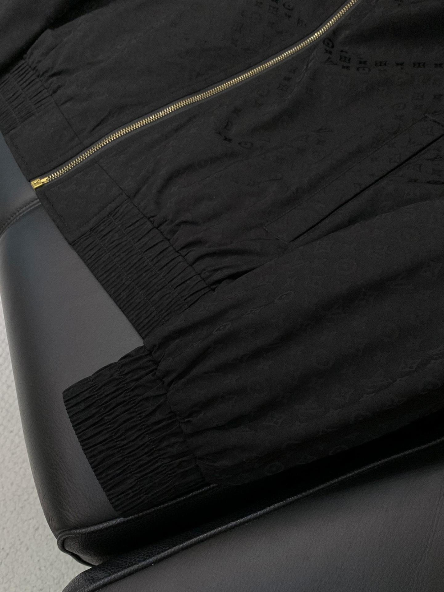 ，LouisVuitton 路易威登，2025秋季最新款，专柜同步有售，原单狠货，时尚休闲连帽外套，上身