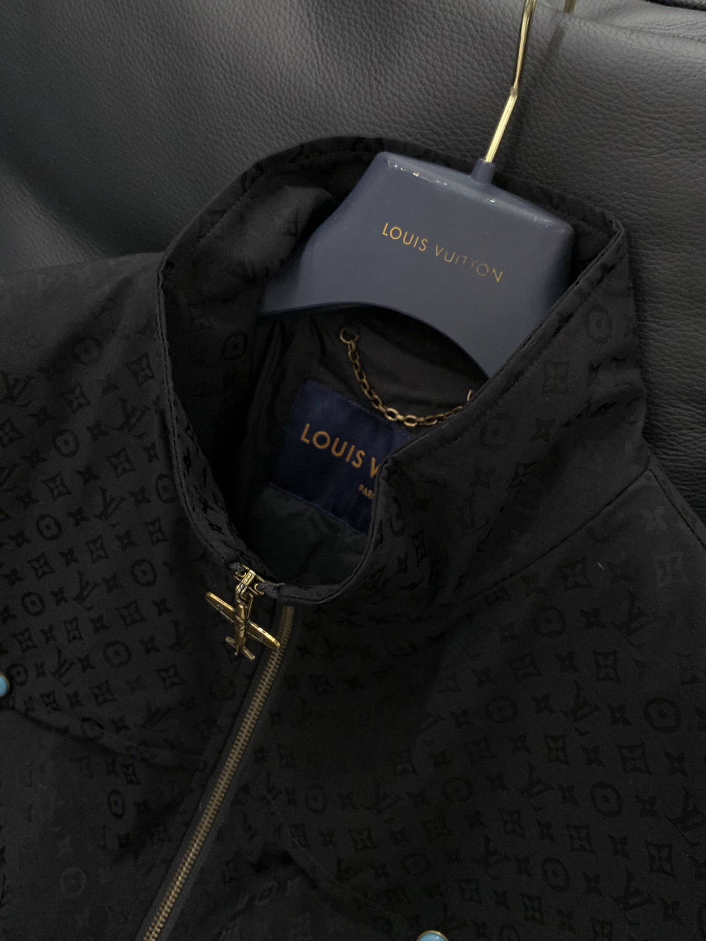 ，LouisVuitton 路易威登，2025秋季最新款，专柜同步有售，原单狠货，时尚休闲连帽外套，上身