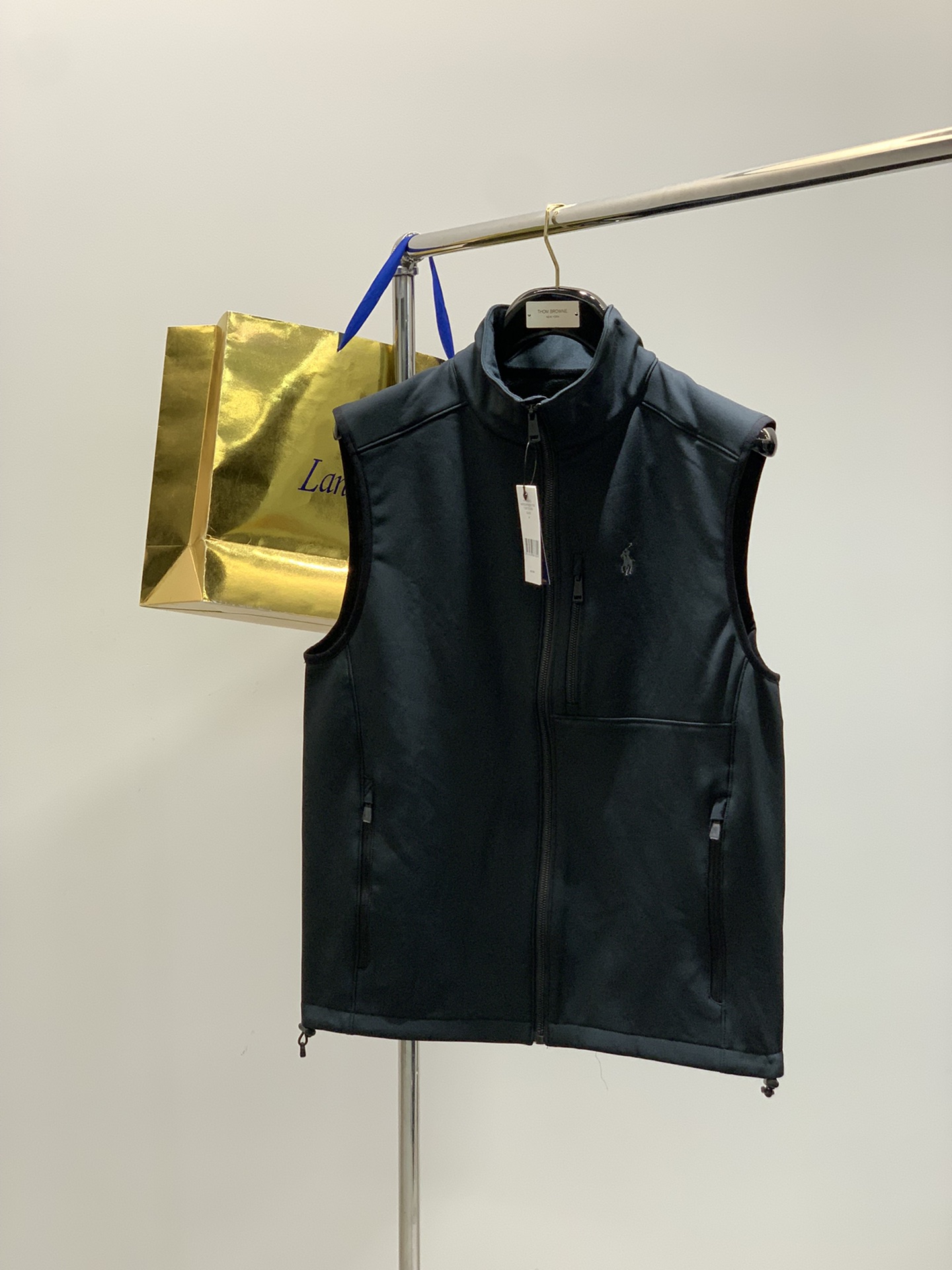 ，POLO， 2025秋冬新品，专柜同步有售，简约时尚休闲➕绒马甲，原版进口面料，舒适透气，顶级刺绣🪡工