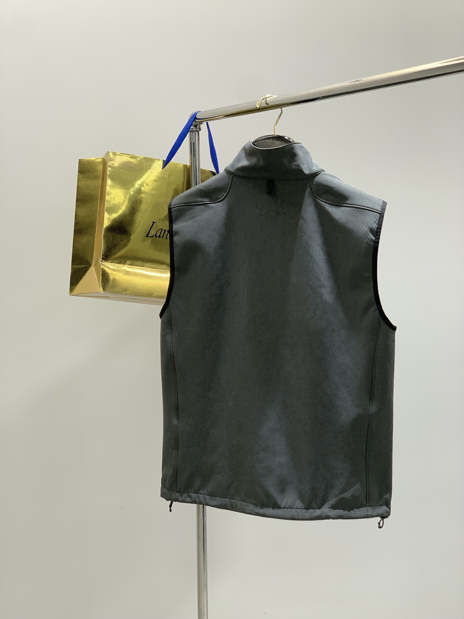 ，POLO， 2025秋冬新品，专柜同步有售，简约时尚休闲➕绒马甲，原版进口面料，舒适透气，顶级刺绣🪡工