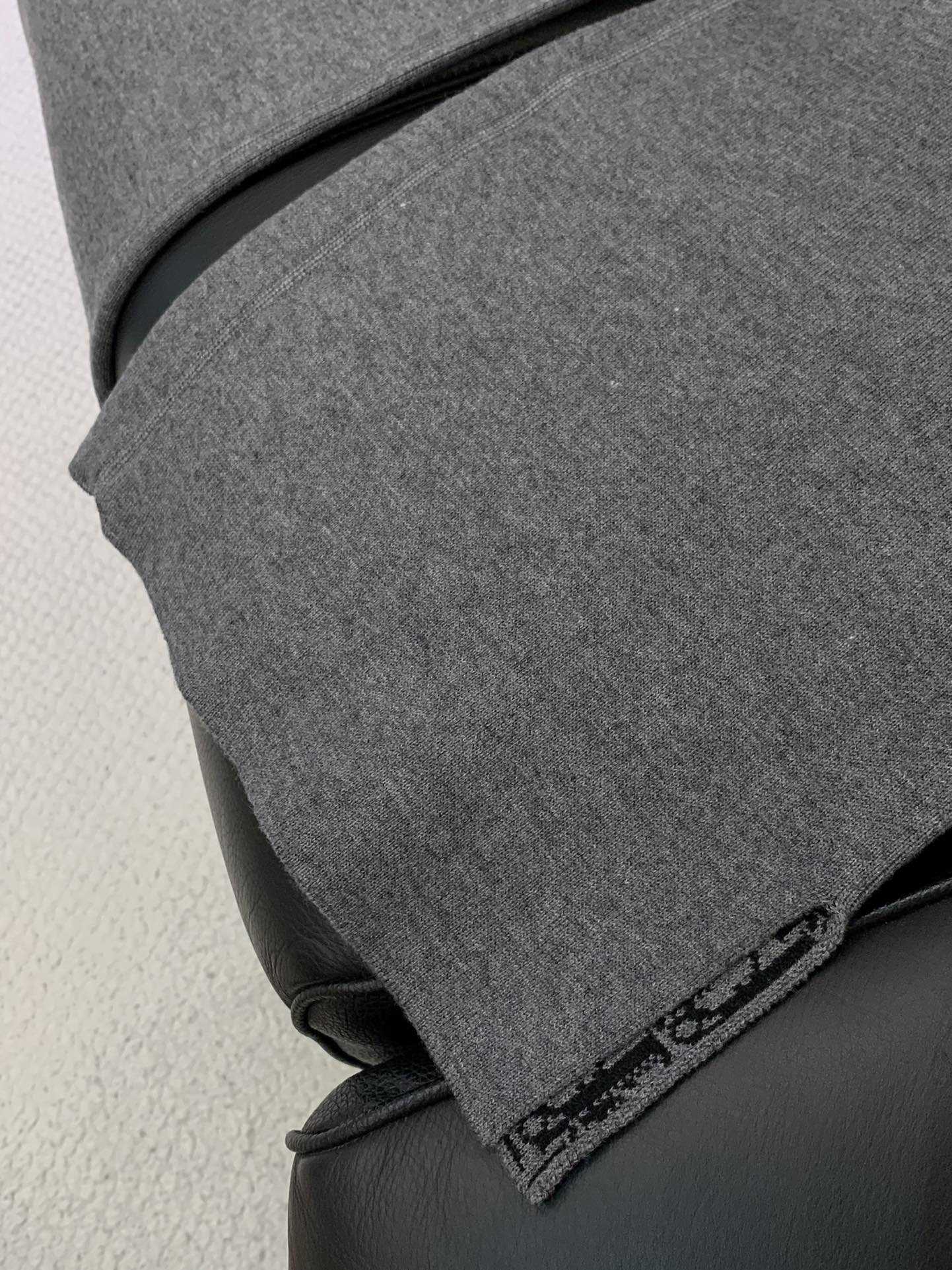 ，Dior 迪奥， 2025秋季新品，专柜同步有售，简约时尚针织休闲裤，原版进口面料，舒适透气，顶级针织