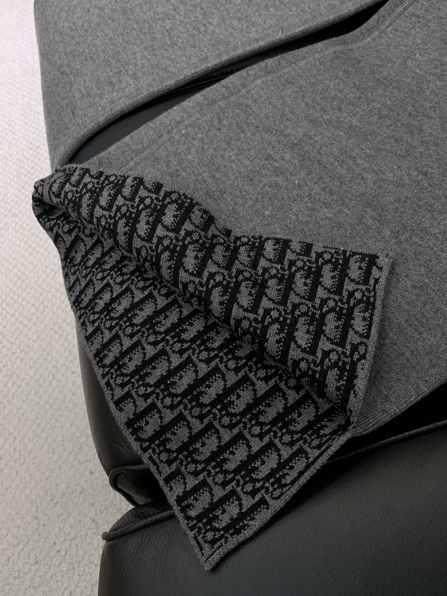 ，Dior 迪奥， 2025秋季新品，专柜同步有售，简约时尚针织休闲裤，原版进口面料，舒适透气，顶级针织