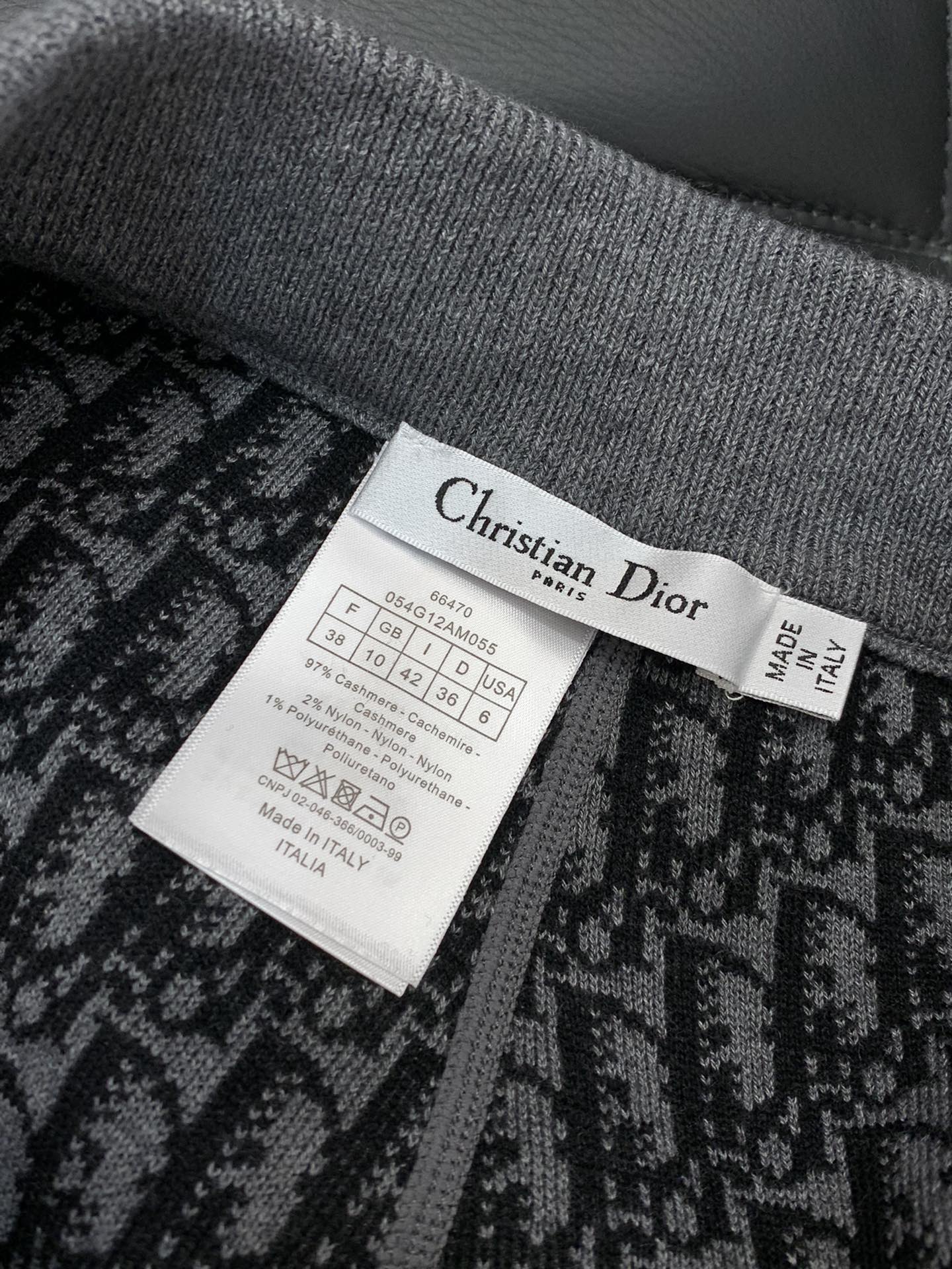 ，Dior 迪奥， 2025秋季新品，专柜同步有售，简约时尚针织休闲裤，原版进口面料，舒适透气，顶级针织