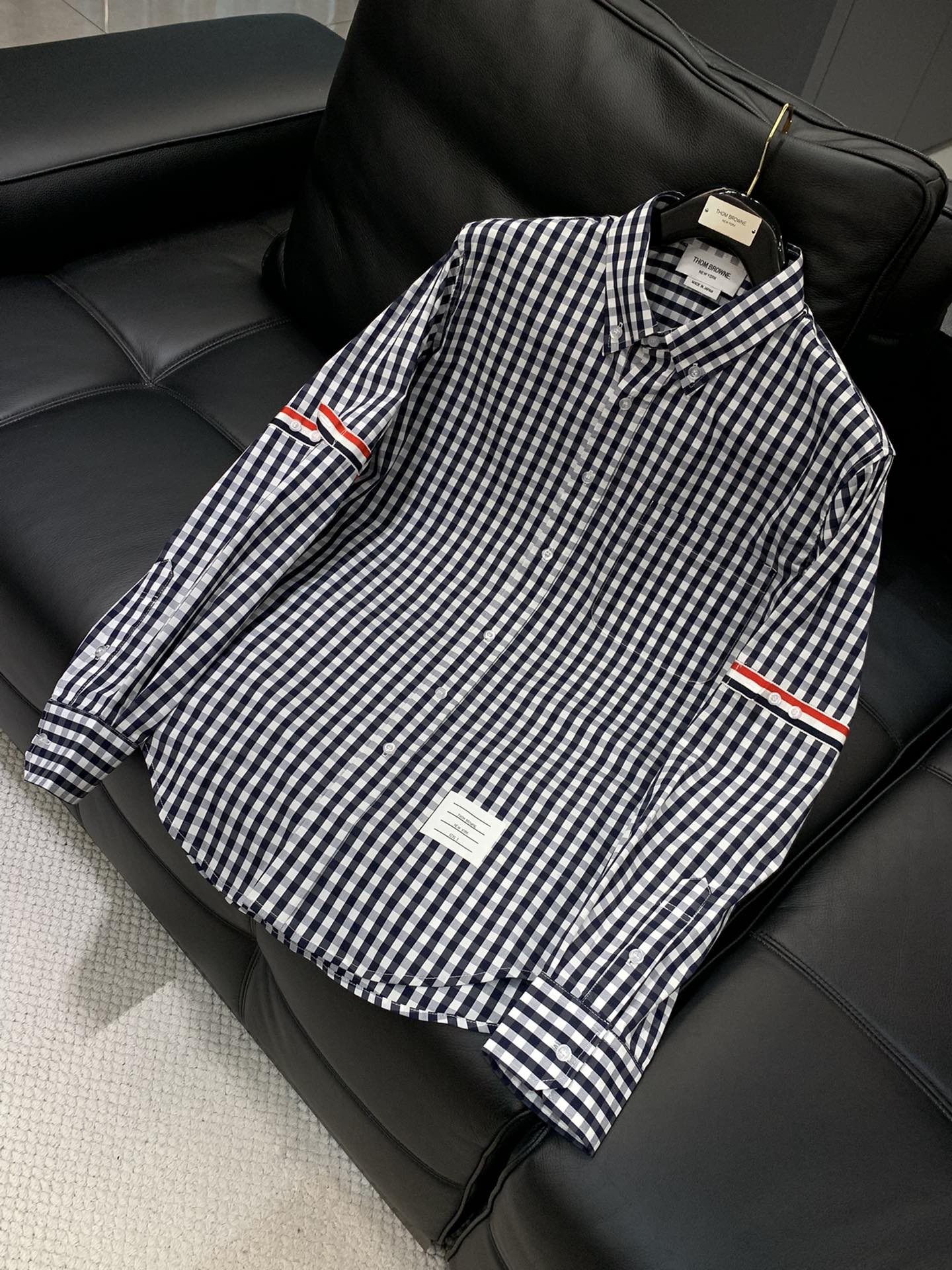 ，Thom Browne 汤姆·布朗 ，2025秋季最新品，时尚休闲长袖衬衫，专柜同步有售，原单狠货，采