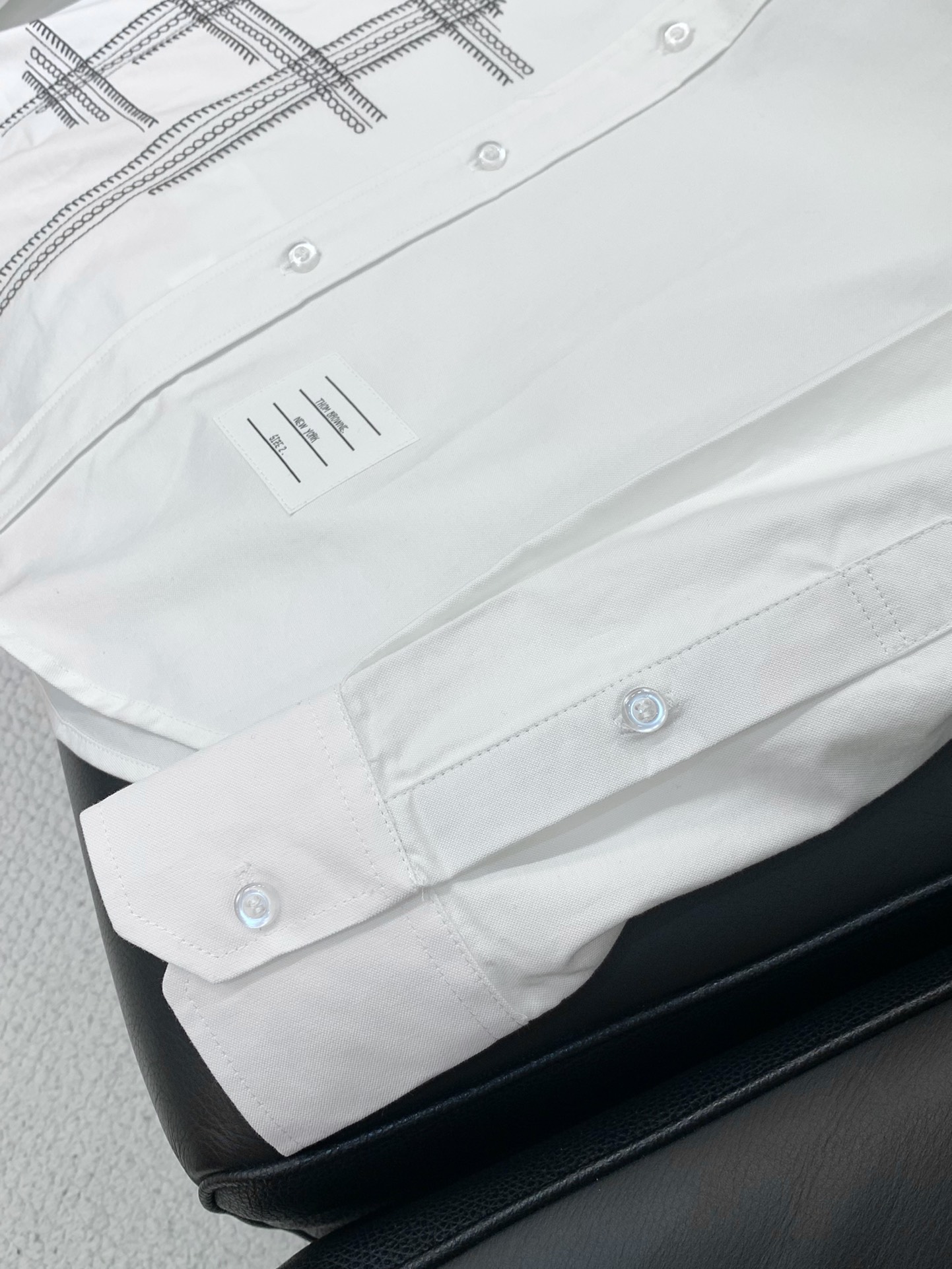 ，Thom Browne 汤姆·布朗 ，2025秋季最新品，时尚休闲长袖衬衫，专柜同步有售，原单狠货，采