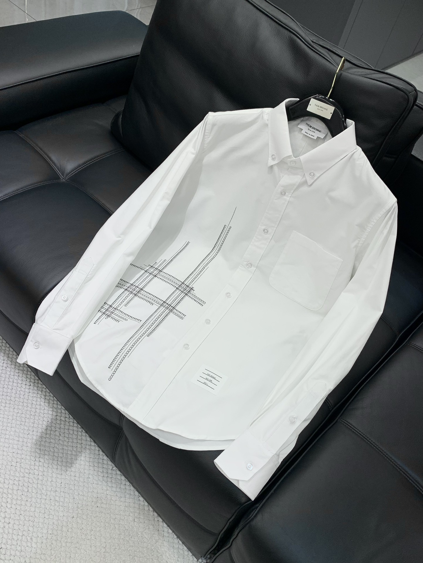 ，Thom Browne 汤姆·布朗 ，2025秋季最新品，时尚休闲长袖衬衫，专柜同步有售，原单狠货，采