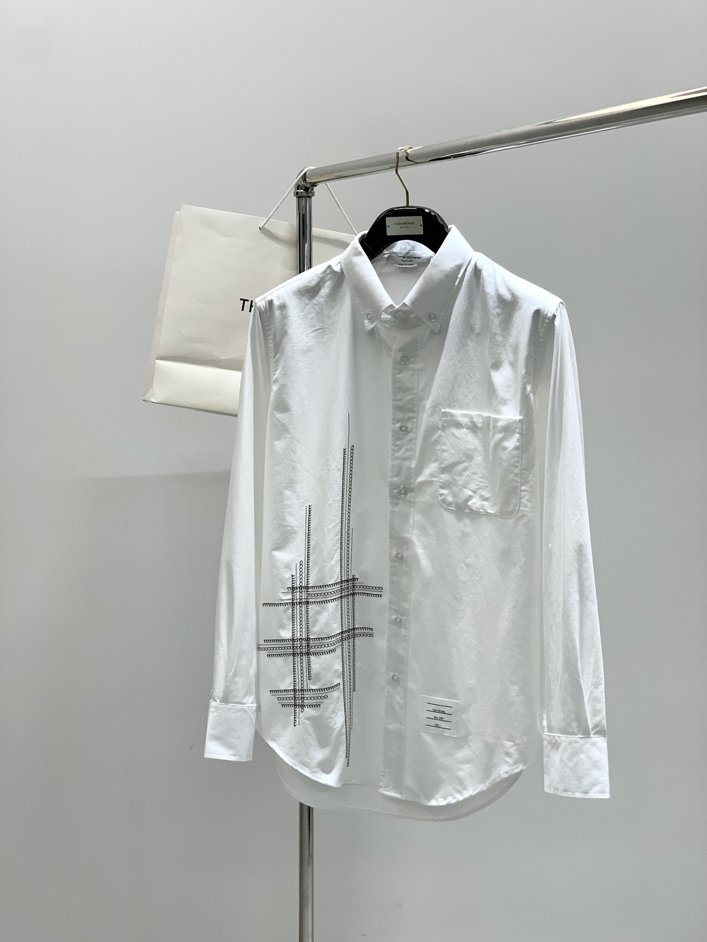 ，Thom Browne 汤姆·布朗 ，2025秋季最新品，时尚休闲长袖衬衫，专柜同步有售，原单狠货，采