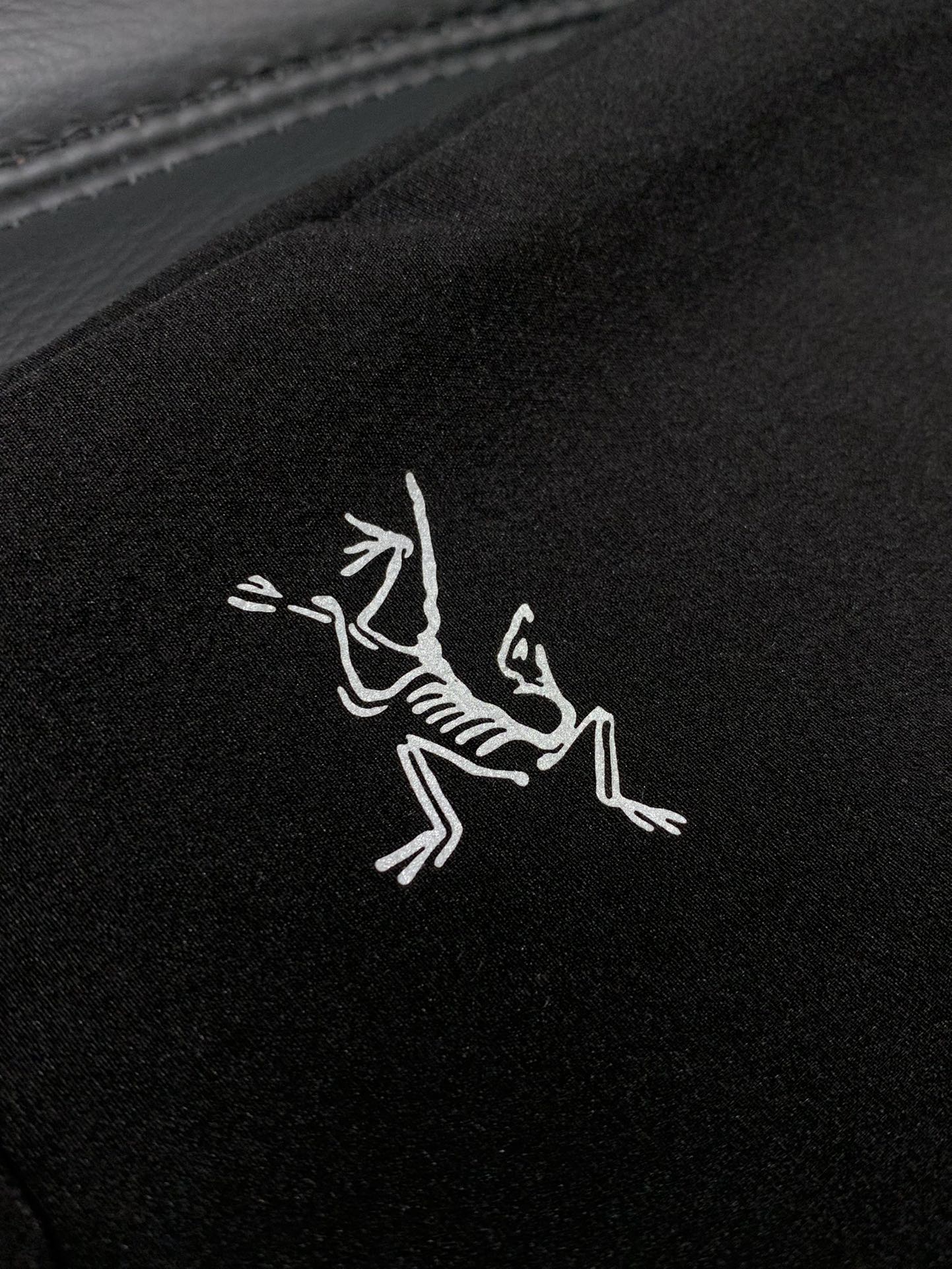 ，ARCTERYX 始祖鸟，2025夏秋新品，时尚休闲裤，专柜同步有售，原单狠货，采用进口原版面料，顶级
