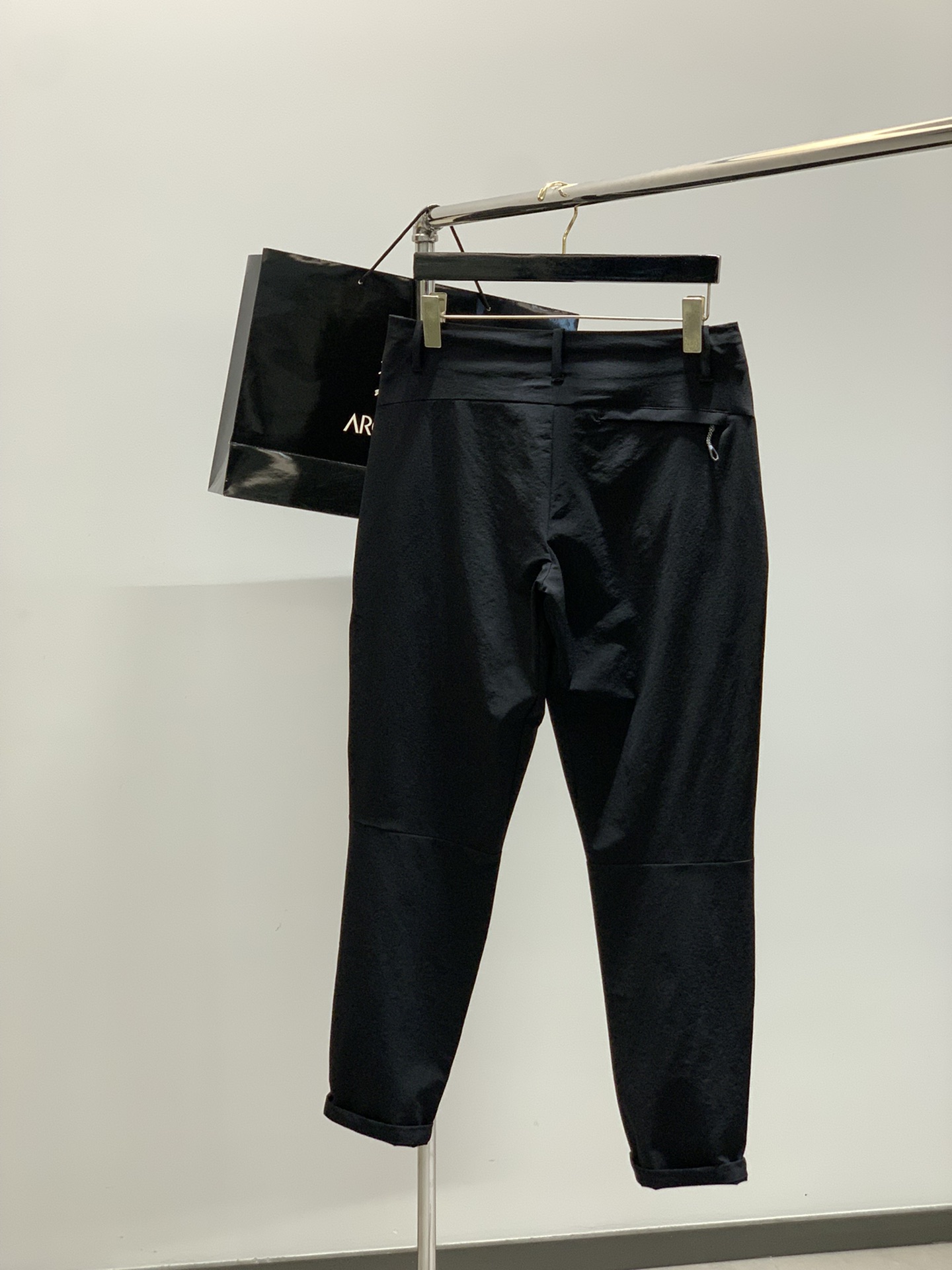 ，ARCTERYX 始祖鸟，2025夏秋新品，时尚休闲裤，专柜同步有售，原单狠货，采用进口原版面料，顶级