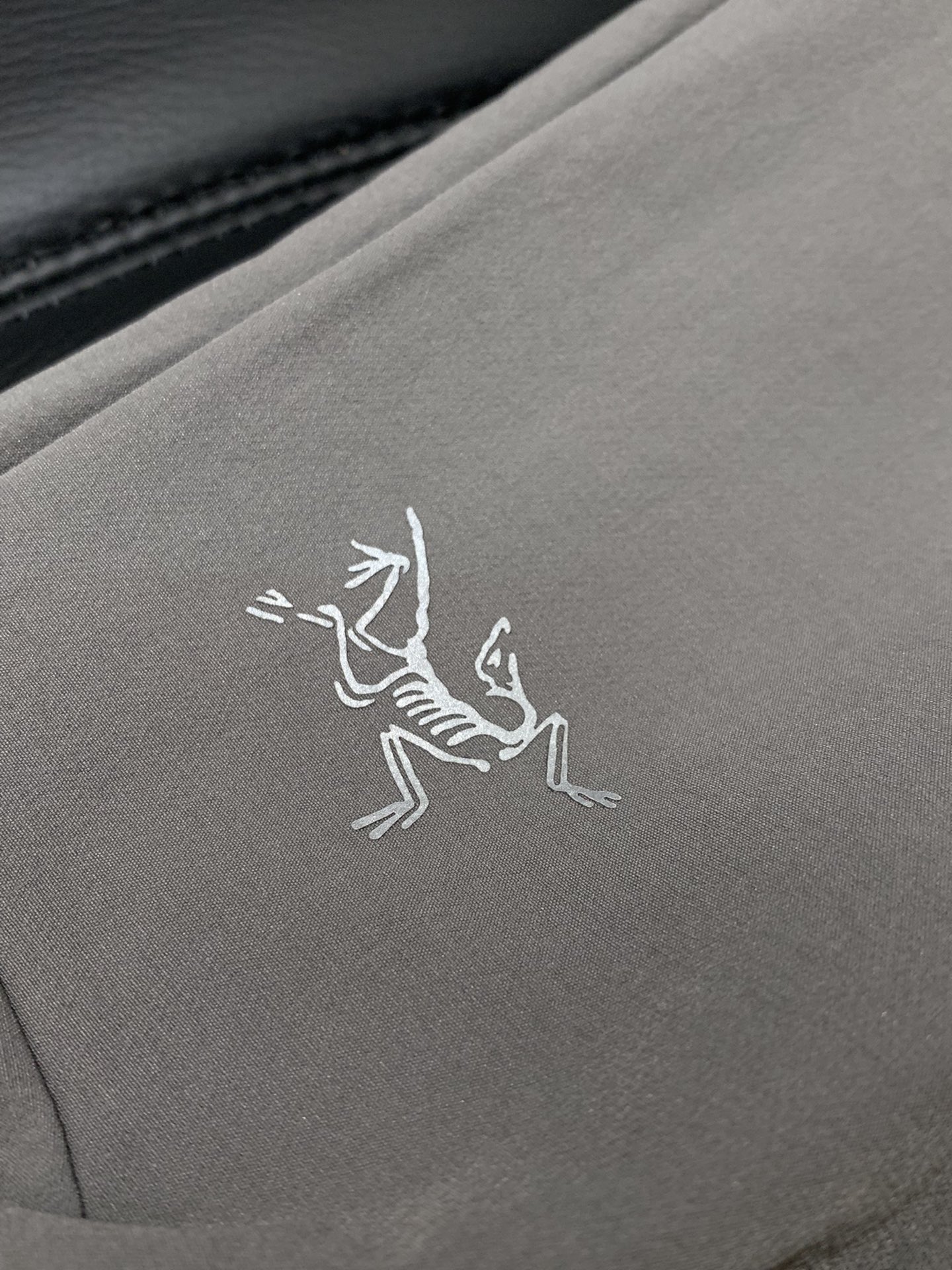 ，ARCTERYX 始祖鸟，2025夏秋新品，时尚休闲裤，专柜同步有售，原单狠货，采用进口原版面料，顶级