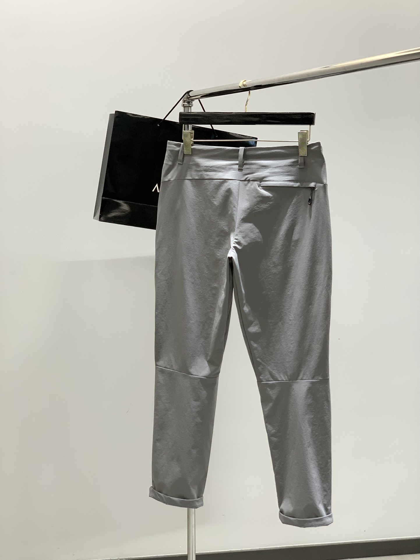 ，ARCTERYX 始祖鸟，2025夏秋新品，时尚休闲裤，专柜同步有售，原单狠货，采用进口原版面料，顶级