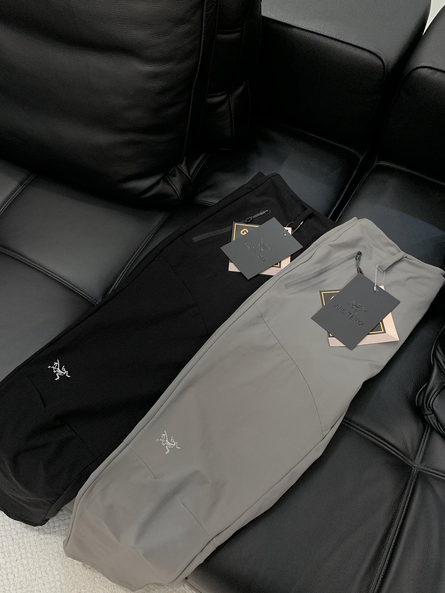 ，ARCTERYX 始祖鸟，2025夏秋新品，时尚休闲裤，专柜同步有售，原单狠货，采用进口原版面料，顶级