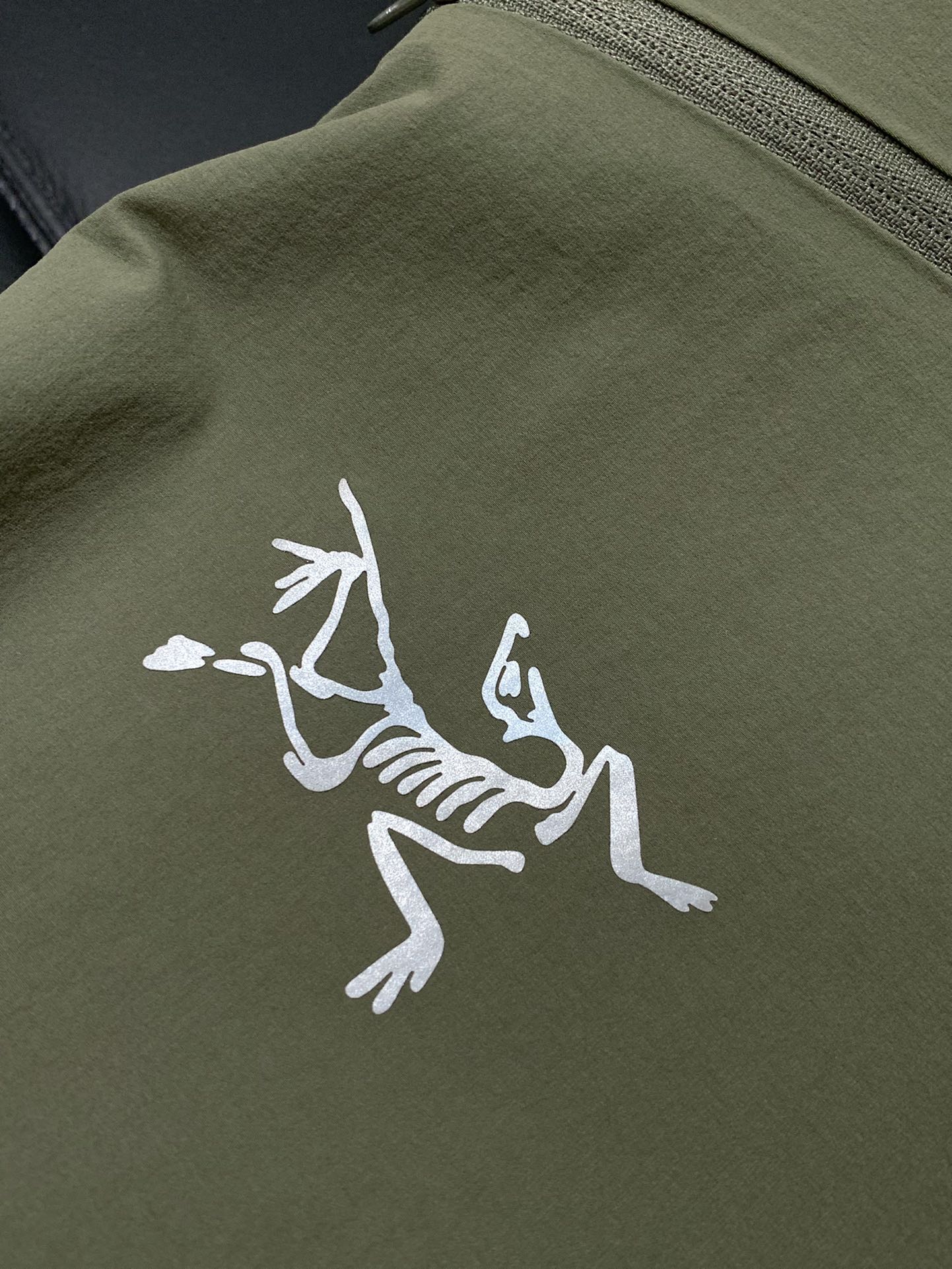 ，ARCTERYX 始祖鸟，2025夏秋新品，时尚休闲裤，专柜同步有售，原单狠货，采用进口原版面料，顶级