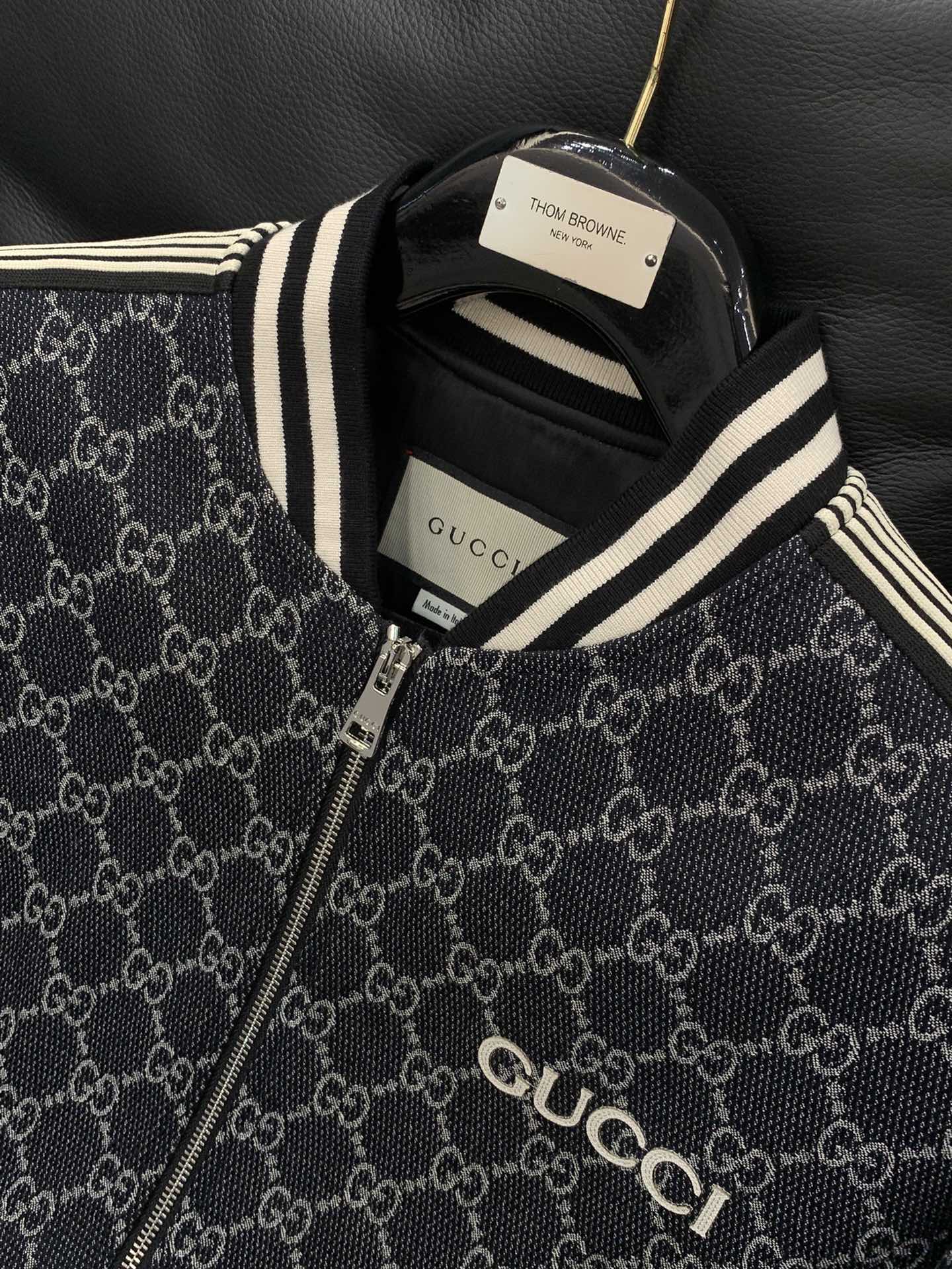 ，Gucci 古驰，2025秋季最新款，专柜同步有售，原单狠货，时尚休闲棒球服外套，上身很有特点！吸睛而