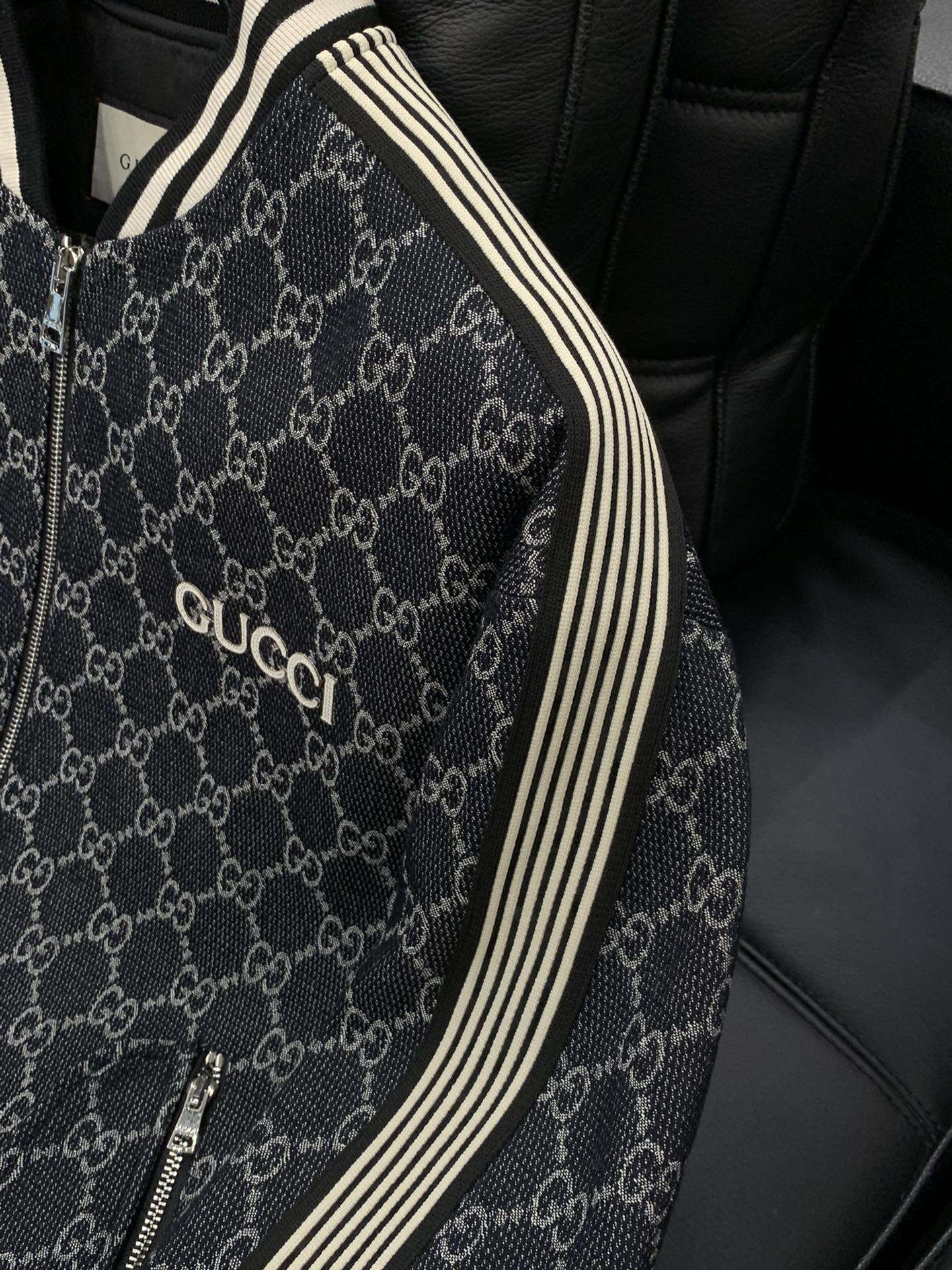 ，Gucci 古驰，2025秋季最新款，专柜同步有售，原单狠货，时尚休闲棒球服外套，上身很有特点！吸睛而