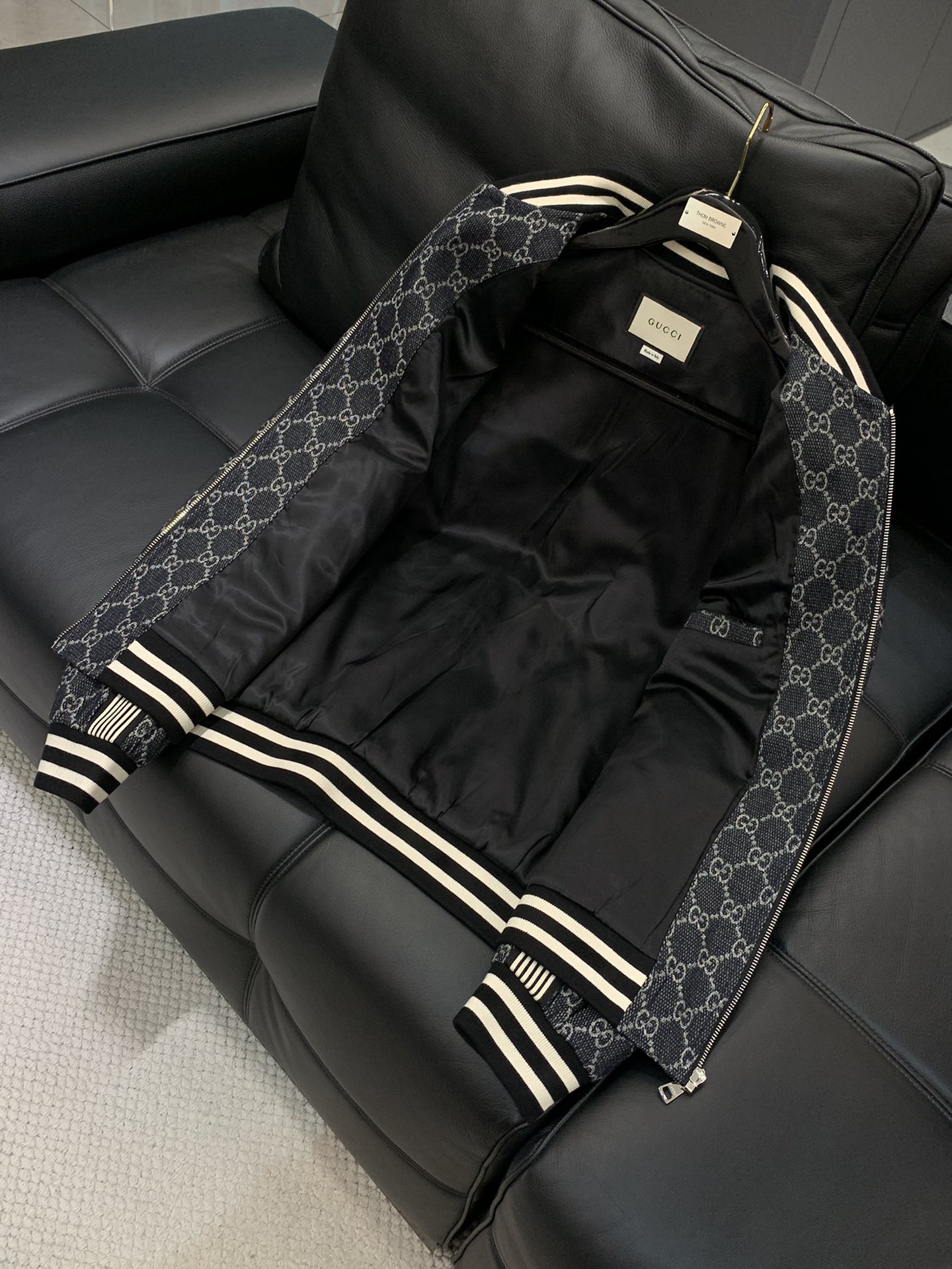 ，Gucci 古驰，2025秋季最新款，专柜同步有售，原单狠货，时尚休闲棒球服外套，上身很有特点！吸睛而