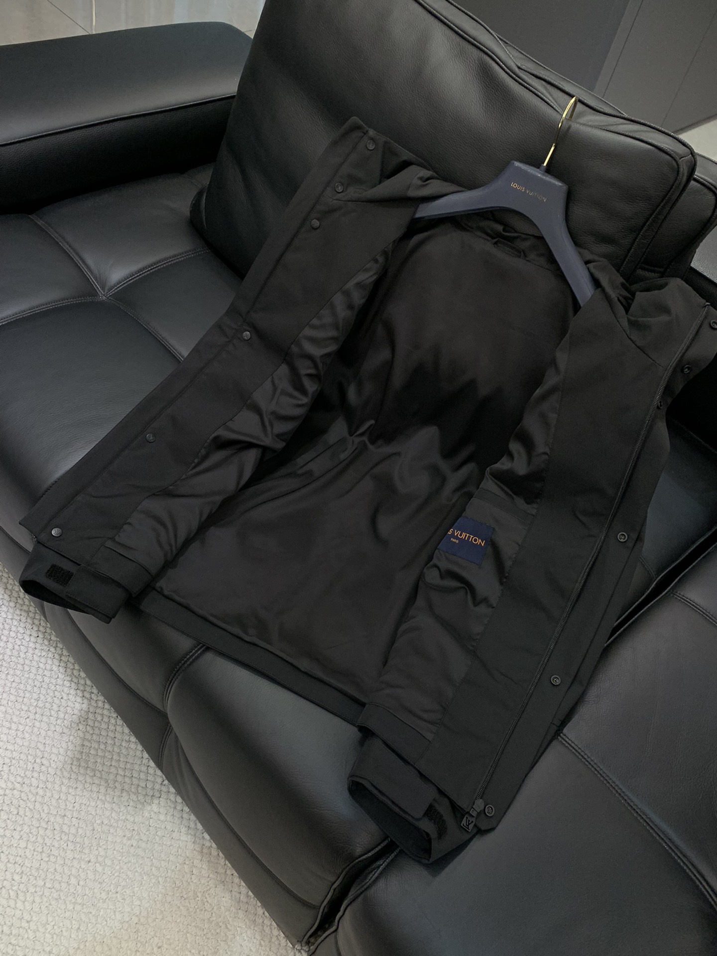 ，LouisVuitton 路易威登，2025秋季最新款，专柜同步有售，原单狠货，时尚休闲连帽外套，上身