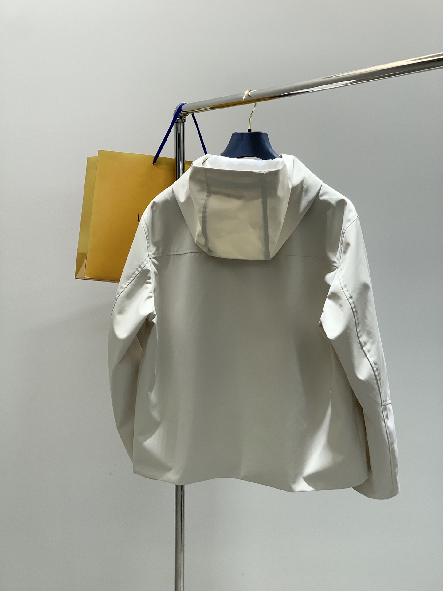 ，LouisVuitton 路易威登，2025秋季最新款，专柜同步有售，原单狠货，时尚休闲连帽外套，上身