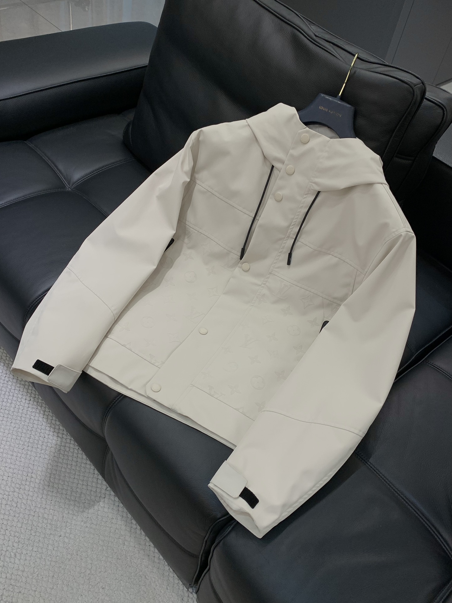 ，LouisVuitton 路易威登，2025秋季最新款，专柜同步有售，原单狠货，时尚休闲连帽外套，上身