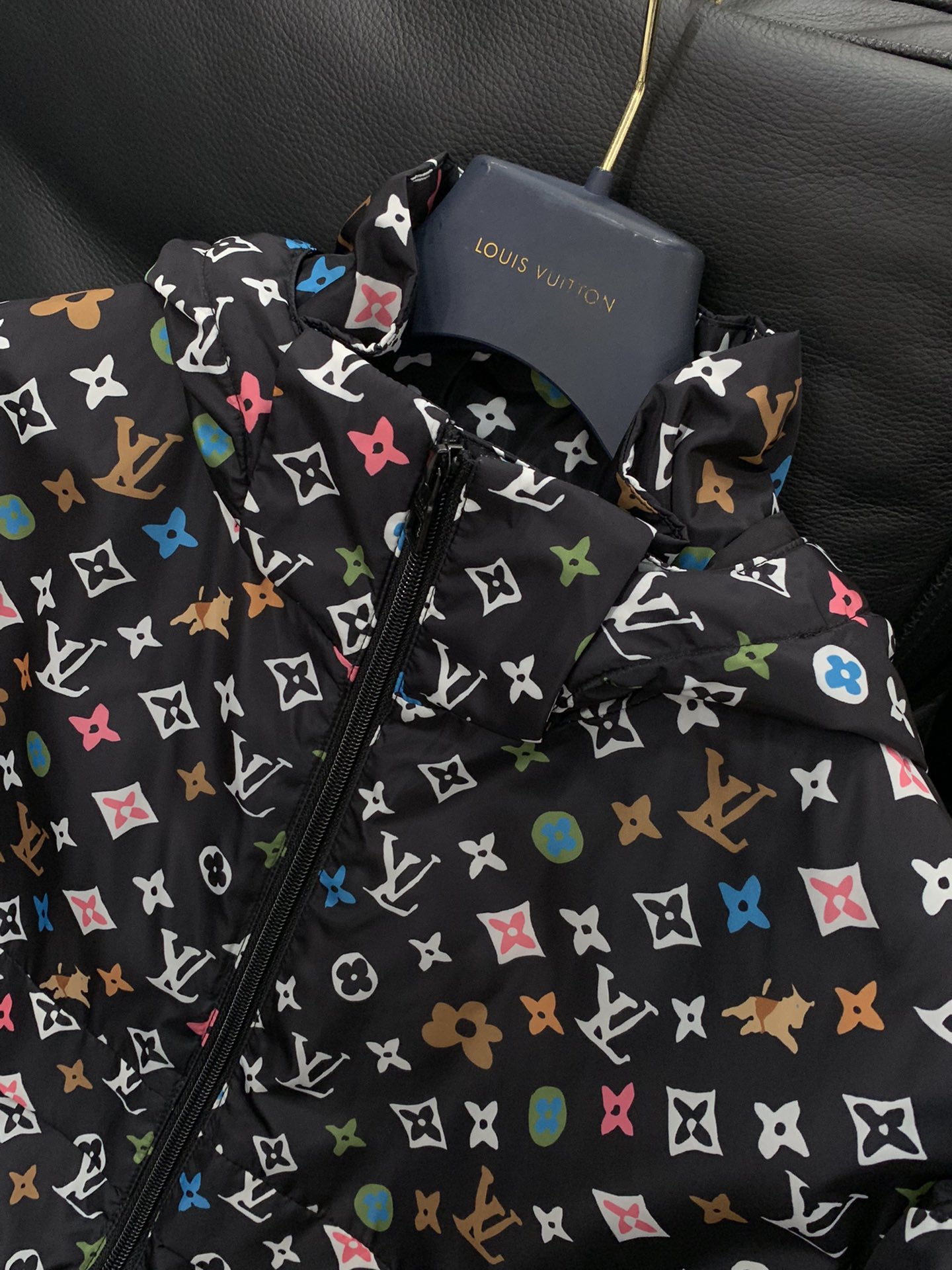 ，LouisVuitton 路易威登，2025秋季最新款，专柜同步有售，原单狠货，时尚休闲连帽外套，上身