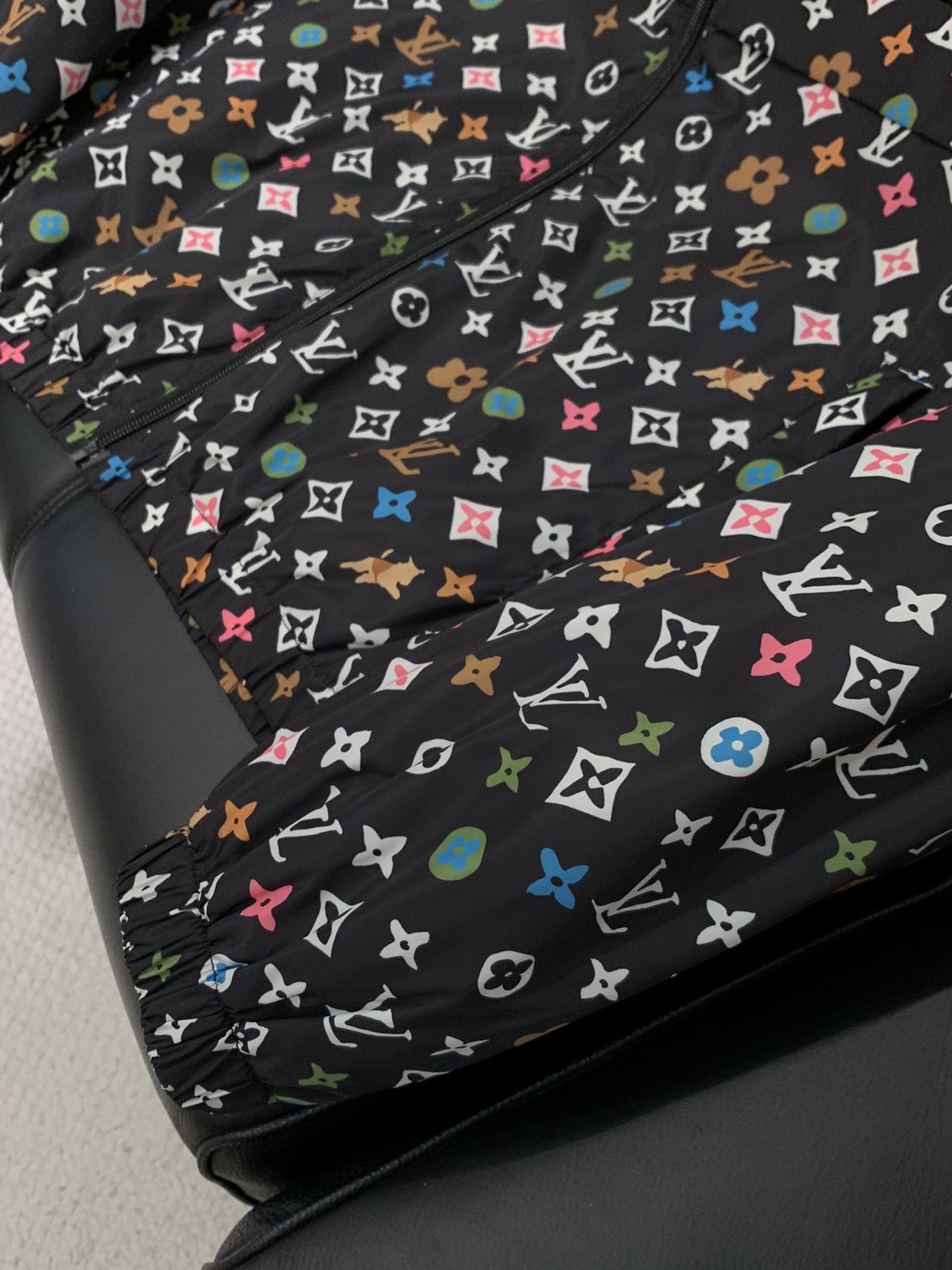 ，LouisVuitton 路易威登，2025秋季最新款，专柜同步有售，原单狠货，时尚休闲连帽外套，上身