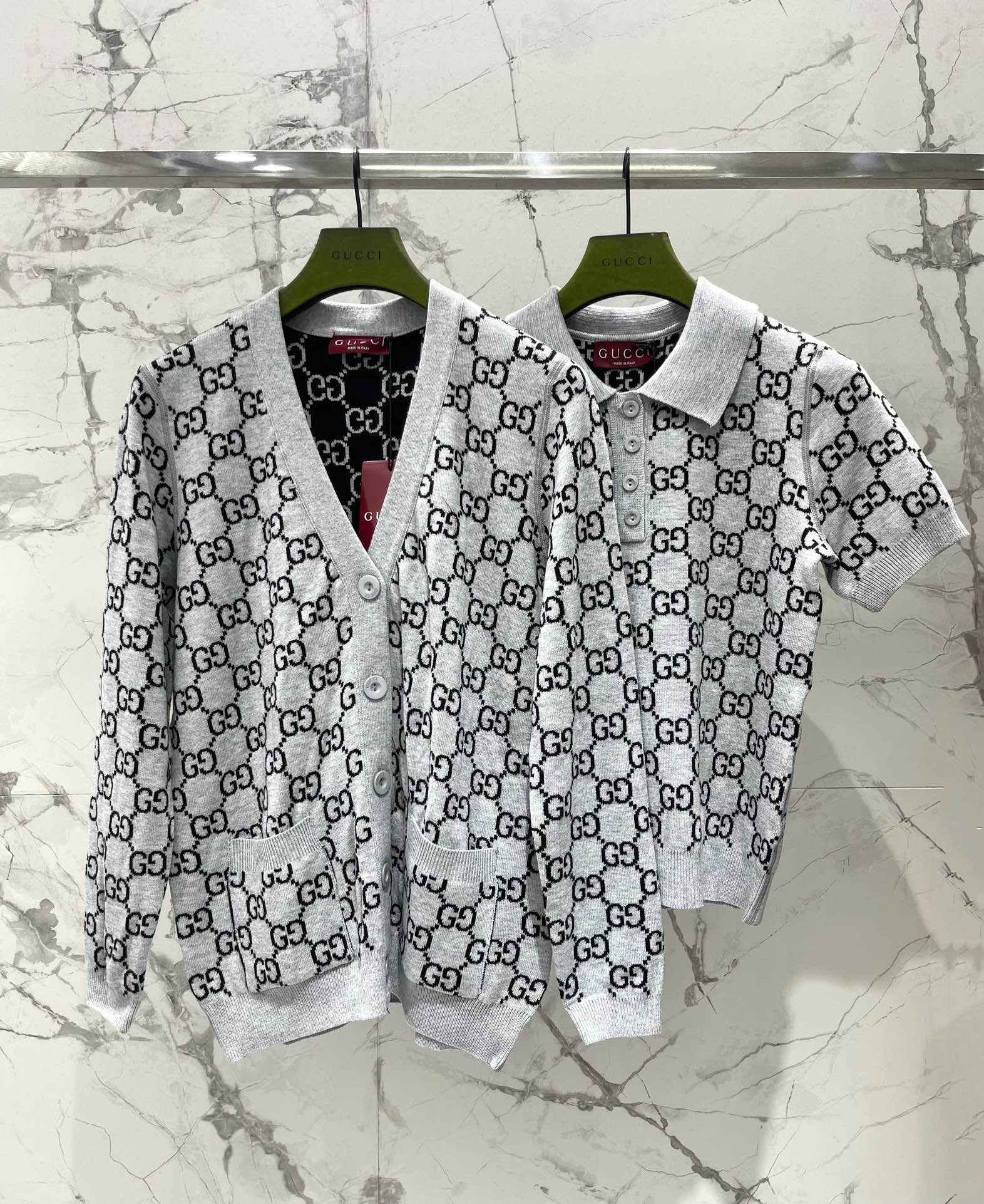 𝗚𝗨𝗖𝗖𝗜* 古驰双面GG羊毛提花针织开衫外套细腻的羊毛触感给征服了～软绵绵的，贴身穿都超级舒服，完全不