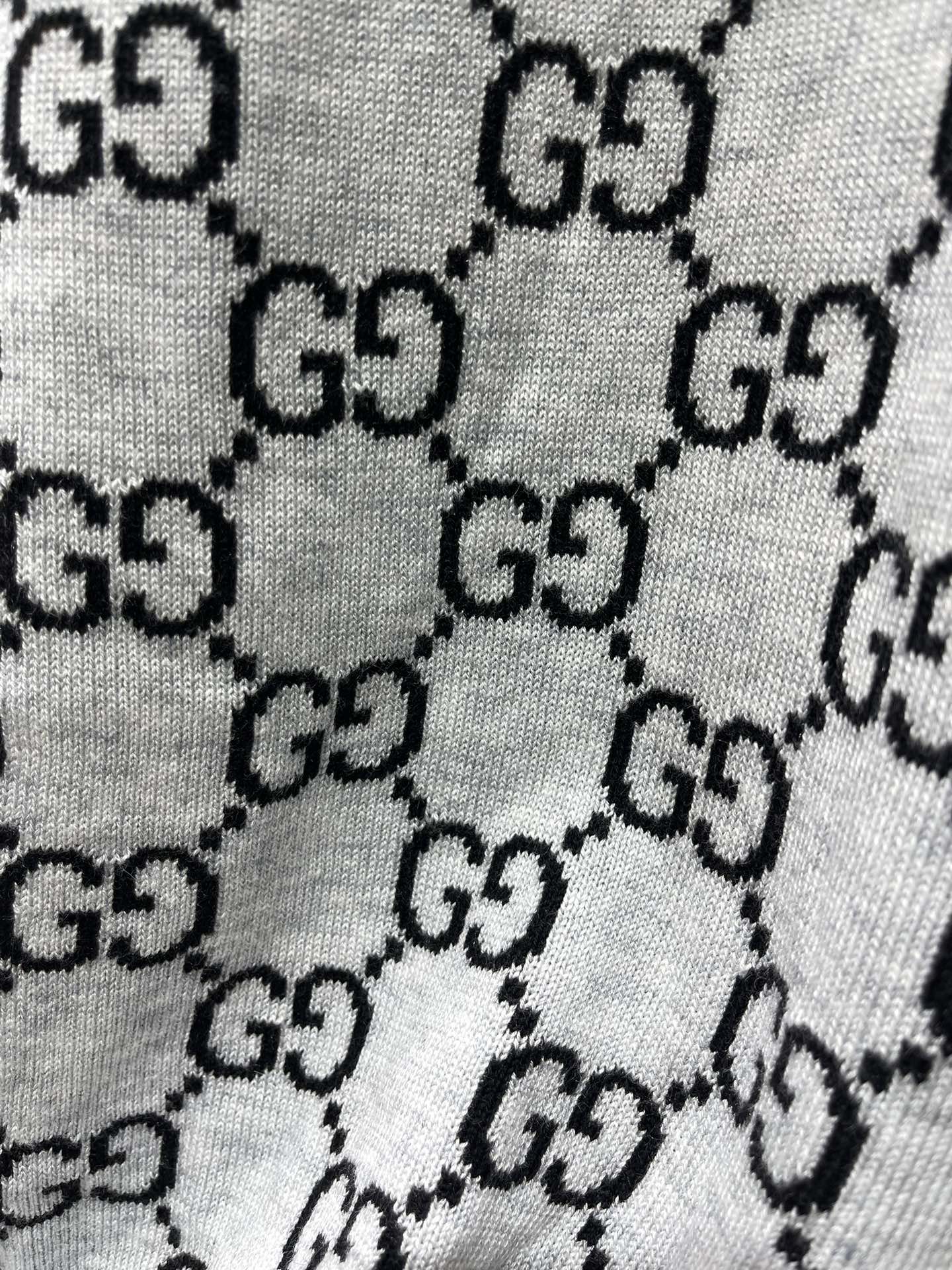 𝗚𝗨𝗖𝗖𝗜* 古驰双面GG羊毛提花针织开衫外套细腻的羊毛触感给征服了～软绵绵的，贴身穿都超级舒服，完全不