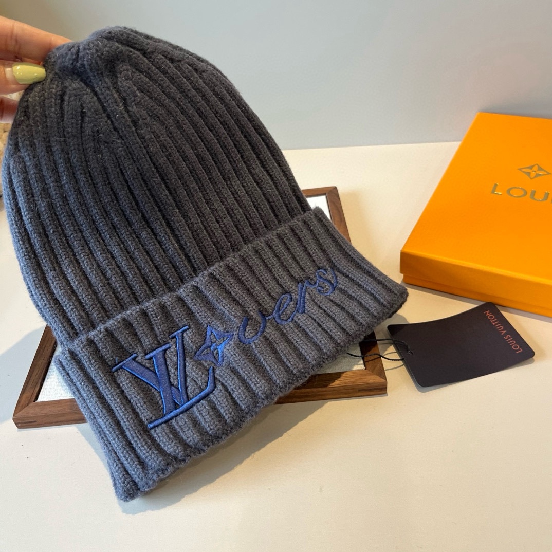 🆕

Lv路易斯新款毛线帽