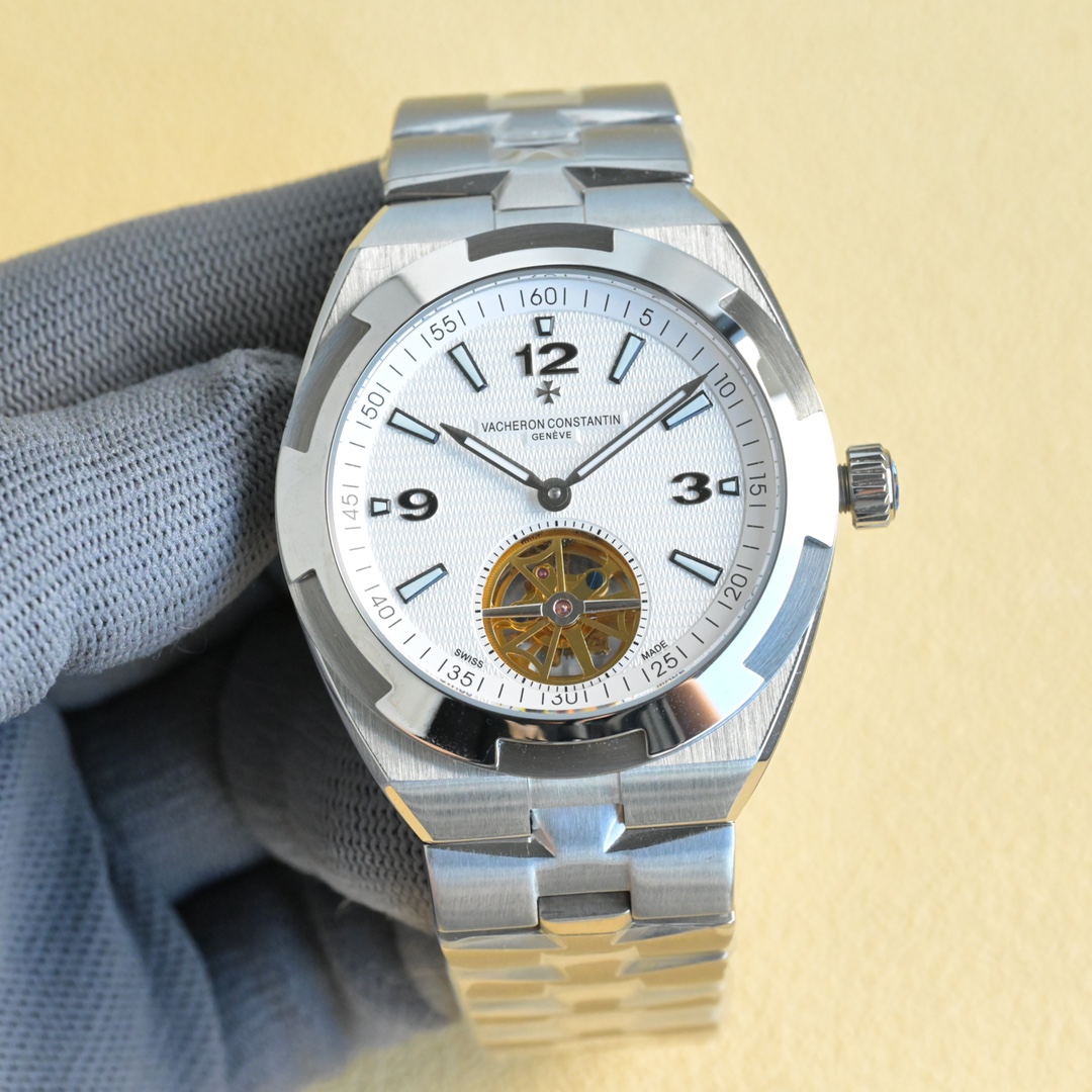 NO:340246,White gold [TW Factory new recommendation] The peak appearance of steel watches, King of Janice and Denton Overseas Tourbillon, the first tourbillon watch in the series, with a fashionable appearance and exquisite craftsmanship, which can be said to be the crowning work in the series. 1 The case is made of 316L stainless steel, with dynamic and smooth lines, polished delicately and exquisitely. 2 The movement has the Vacheron Constantin Malta cross three-dimensional tourbillon logo at 6 o'clock, and the frame cross bar of the flywheel is all hand-polished and chamfered, which truly reflects the watchmaker's craftsmanship standards. 3 The dial is representative of the translucent blue paint, and has a sunburst satin brushing effect, with a super luminous coating scale, and the hour and minute hands are both white luminous coating, which is more convenient for reading at night. 4 The diameter size is the same as the original, with a diameter of 42.5X11.6 mm (the thinnest in the market)  5-sided high-definition and transparent sapphire crystal mirror!  The 6 strap uses a stainless steel bracelet, polished half-Malta cross design logo and satin brushed chain link, equipped with a stainless steel three-stage folding buckle and button, and a comfort adjustment device system. In addition, it is also equipped with an replaceable blue rubber strap to meet the wearer's different matching needs. The new Vacheron Constantin Overseas Tourbillon can be said to be the crowning trick of this series, with the special design in the series and the blessing of the complex functions of the tourbillon. It achieves a harmonious beauty between elegance and leisure, and once again interprets the charm of watchmaking. TW Factory's craftsmanship welcomes your taste!  , versace,vacheron19860909白 金【TW Factory新款推荐】颜值巅峰 钢表之王,江诗.丹顿Overseas纵横四海陀飞轮,该系列中第一枚陀飞轮腕表,外观时尚,工艺精美,可谓为系列中的加冕之作. 1表壳采用316L精钢材质,线条动感流畅,打磨抛光细腻精致. 2机芯6点位置带有江诗丹顿马耳他十字型的立体陀飞轮标志,飞轮的框架横杆全部以手工打磨倒角,真正体现制表师的工艺标准. 3表盘表盘以特色代表性的半透明蓝色漆面,并带有旭日纹缎面拉丝效果,超强夜光涂层刻度,时针与分针均有白色夜光涂层,更加方便夜间读时. 4表径尺寸与原装一致,直径42.5X11.6毫米(市场最薄) 5表镜双面高清透彻蓝宝石水晶镜面！ 6表带采用精钢表链,经抛光处理的半马耳他十字设计标识和缎面拉丝链节,配有精钢三段折叠式表扣和按钮,以及舒适度调节装置系统.除此之外,还配有可替换的蓝色橡胶表带.满足佩戴者不同的搭配需求. 全新江诗丹顿Overseas纵横四海系列陀飞轮可以说是这一系列的加冕之诈,拥有系列中特色造型设计,更有陀飞轮复杂功能的加持.在优雅和休闲之间达到了一种和谐之美,再一次演绎制表魅力. TW Factory匠心力作 欢迎您的品鉴！,,versace,vacheron,Watch