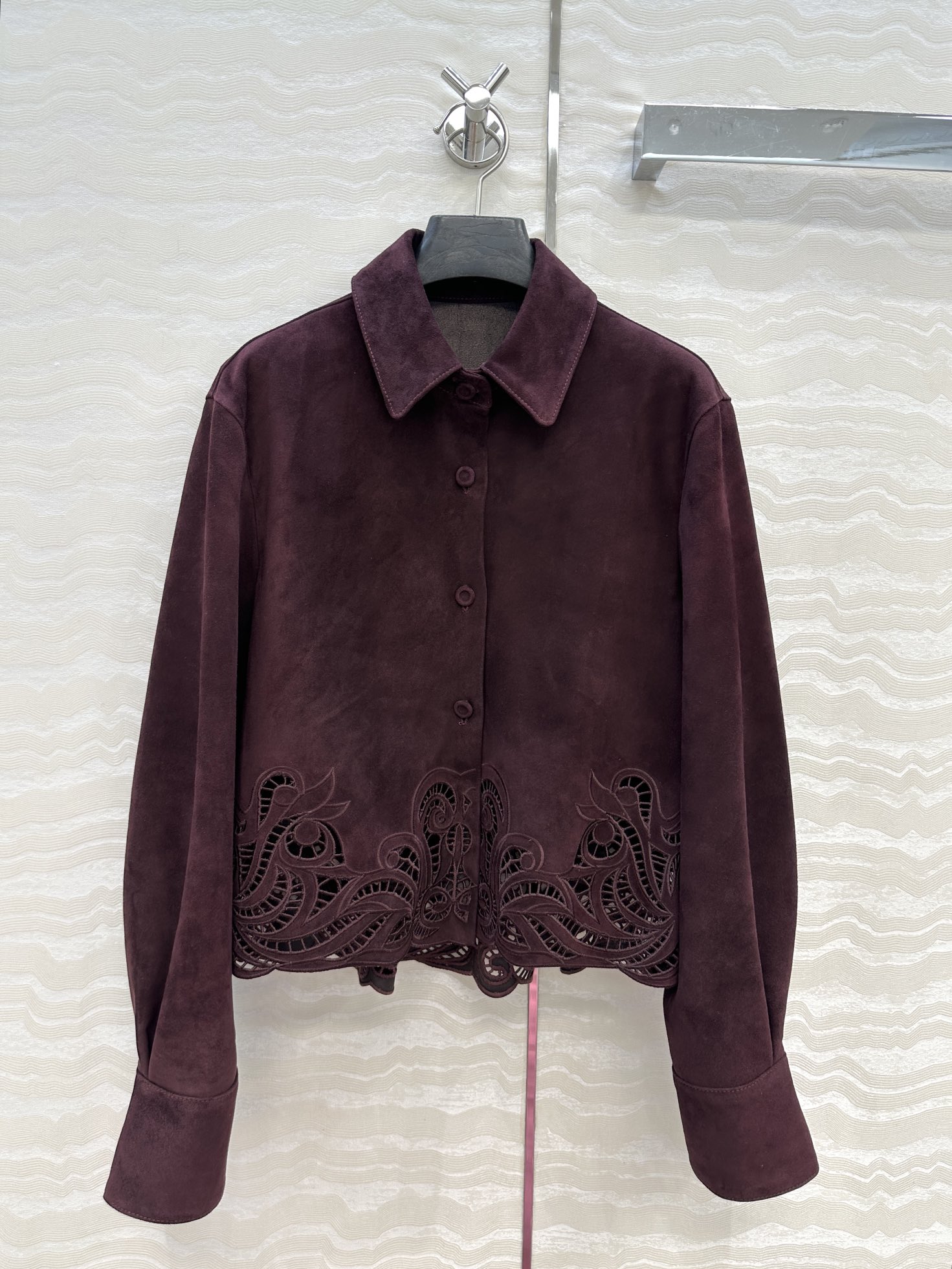 独家首发❤️品质控必入！ES蕾丝之王，重工艺定位瑞士机缕空刺绣麂皮绒面羊皮衬衫外套❤️内面全闭绒工艺小羊