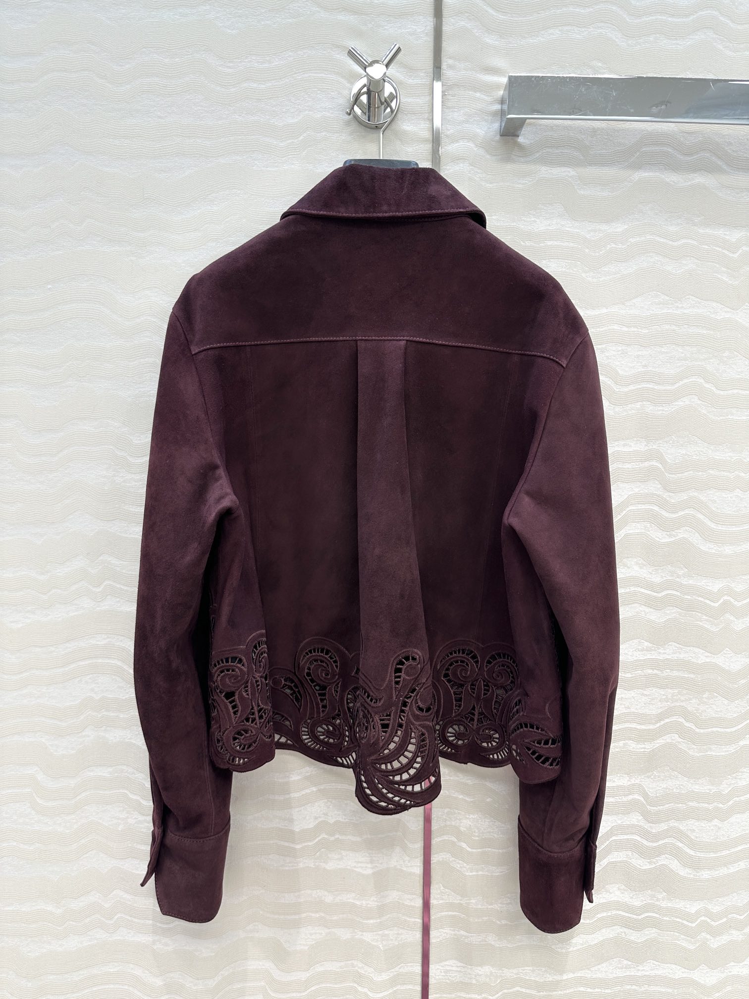 独家首发❤️品质控必入！ES蕾丝之王，重工艺定位瑞士机缕空刺绣麂皮绒面羊皮衬衫外套❤️内面全闭绒工艺小羊