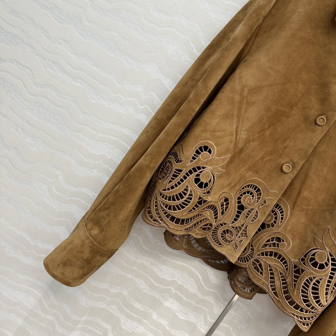 独家首发❤️品质控必入！ES蕾丝之王，重工艺定位瑞士机缕空刺绣麂皮绒面羊皮衬衫外套❤️内面全闭绒工艺小羊