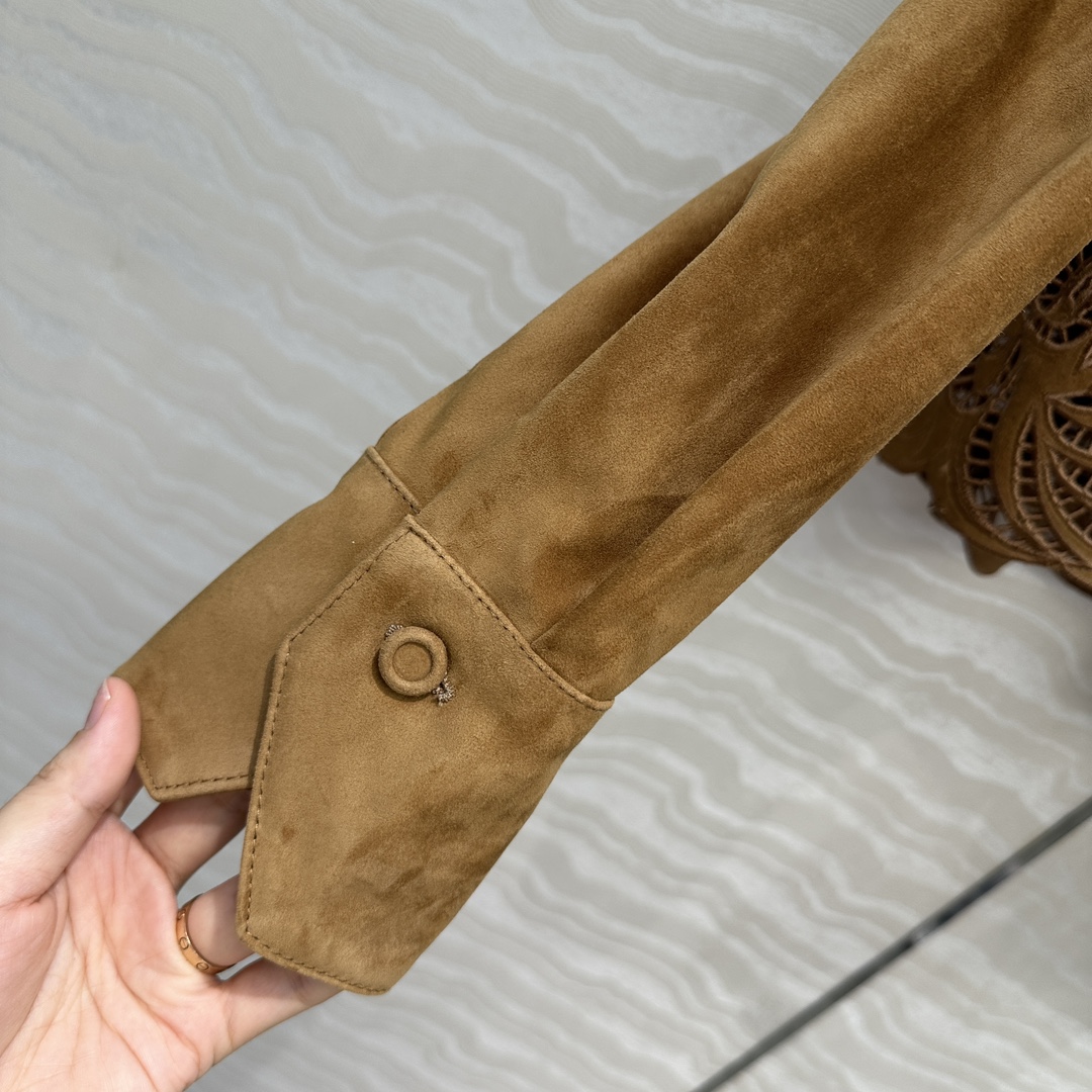 独家首发❤️品质控必入！ES蕾丝之王，重工艺定位瑞士机缕空刺绣麂皮绒面羊皮衬衫外套❤️内面全闭绒工艺小羊