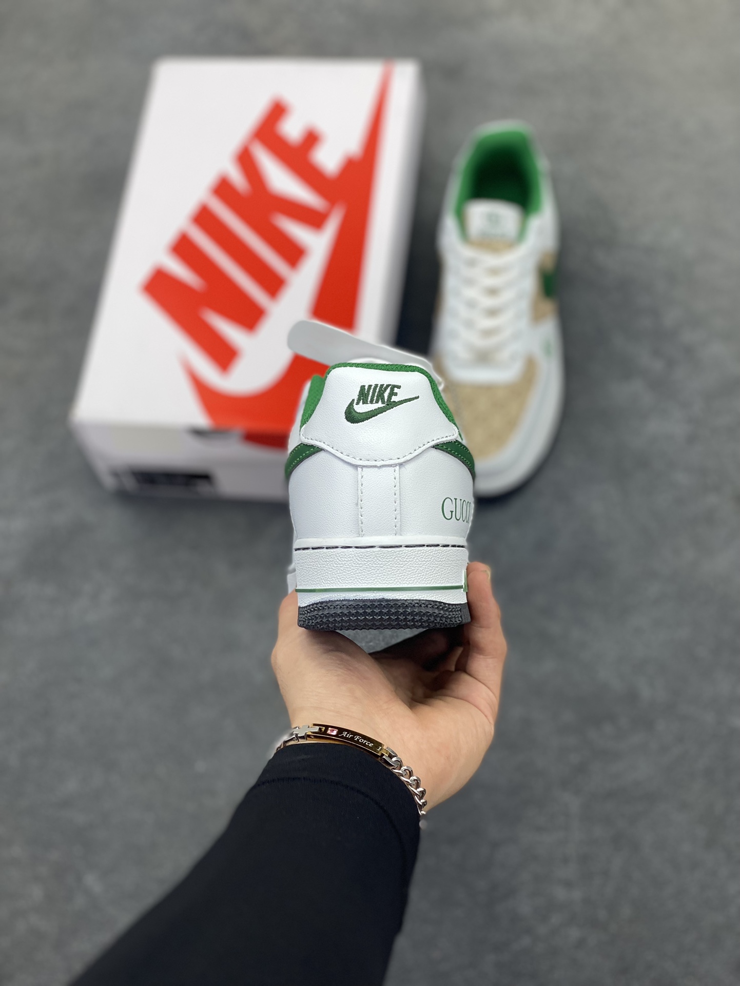 图片[4]-NIke Air Force 1 \’07 Low “古驰联名——花纹草绿”空军一号 低帮 运动鞋 休闲鞋 折边针车 工艺难度大 原楦头原纸板 原装鞋盒 定制五金配件 内置全掌气垫 原厂鞋底 货号：AH8462-004 尺码：36 36.5 37.5 38 38.5 39 40 40.5 41 42 42.5 43 44 44.5 45-选品中心