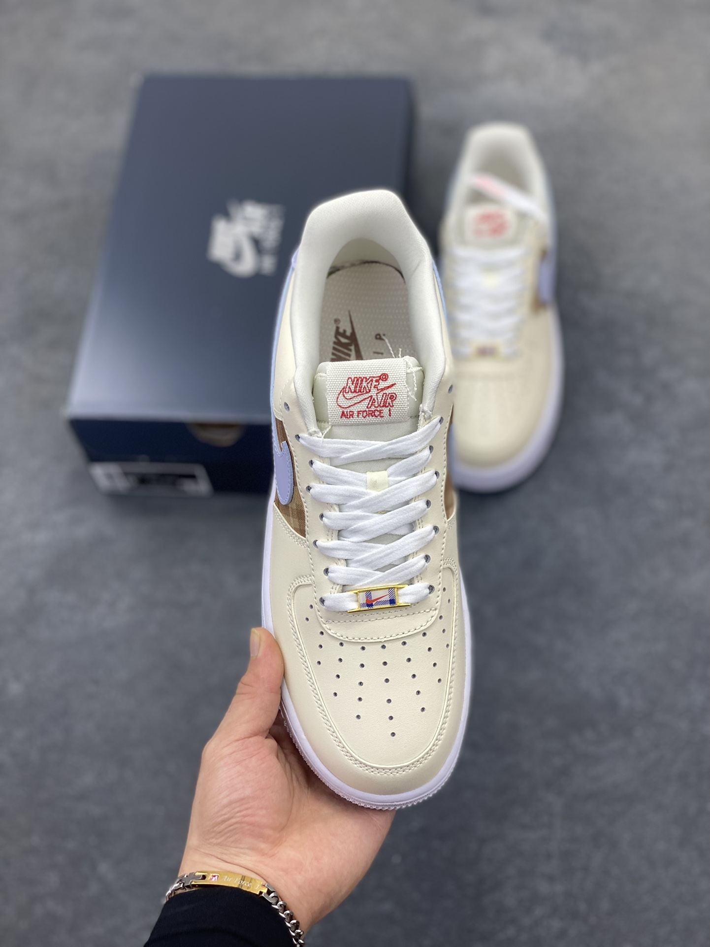 图片[2]-Nike Air Force 1 Low 07 米蓝 原楦头原纸板 打造纯正低帮空军版型 专注外贸渠道 全掌内置蜂窝气垫 原盒配件 原厂中底钢印、拉帮完美 货号：IH7352-001 尺码：36 36.5 37.5 38 38.5 39 40 40.5 41 42 42.5 43 44 44.5 45-选品中心