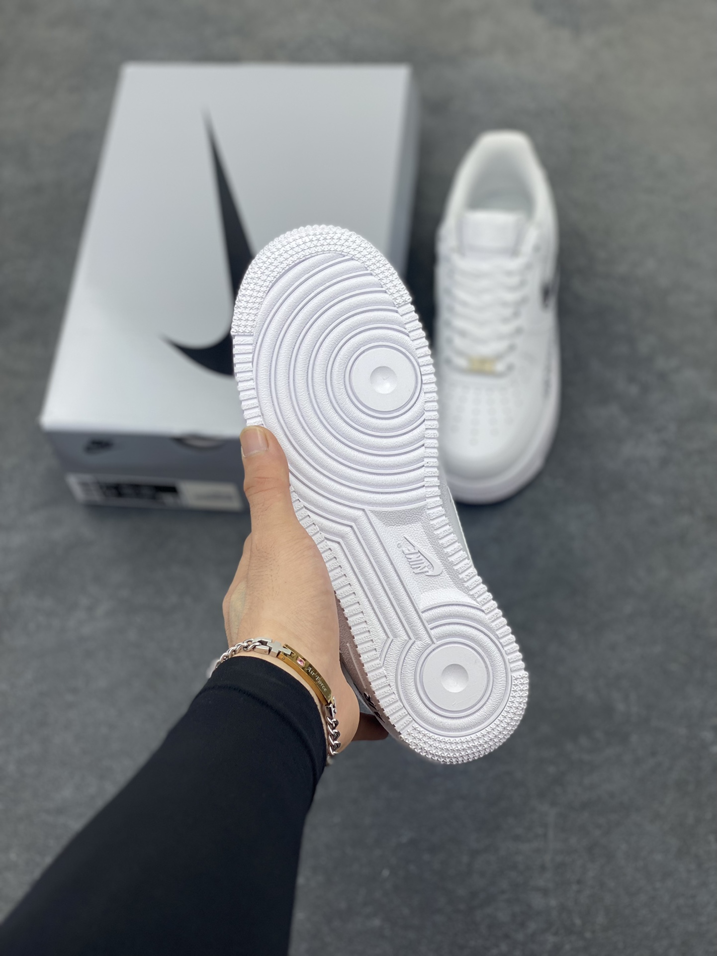 图片[5]-Nike Air Force 1 Low’07 捣蛋鬼 空军一号低帮休闲板鞋 定制皮料 定制鞋盒 原楦原纸板 纯正空军版型 内置全掌气垫 货号：ZH0316-096 尺码：36 36.5 37.5 38 38.5 39 40 40.5 41 42 42.5 43 44 44.5 45-选品中心
