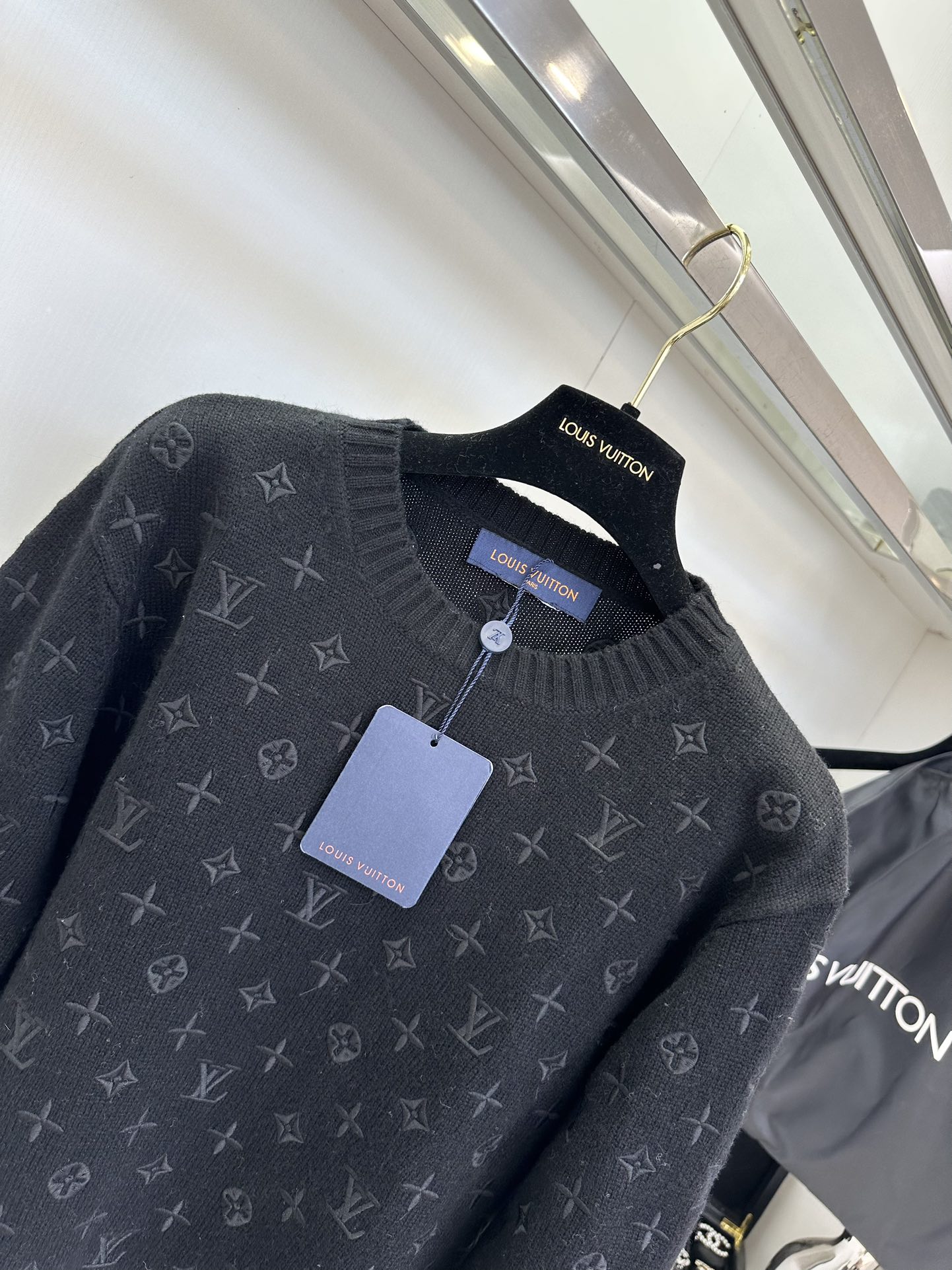 Louis Vuitton Cashmere Embroidered Sweater - Elegant & Luxurious Knitwear 10 i1756425417 9503 8