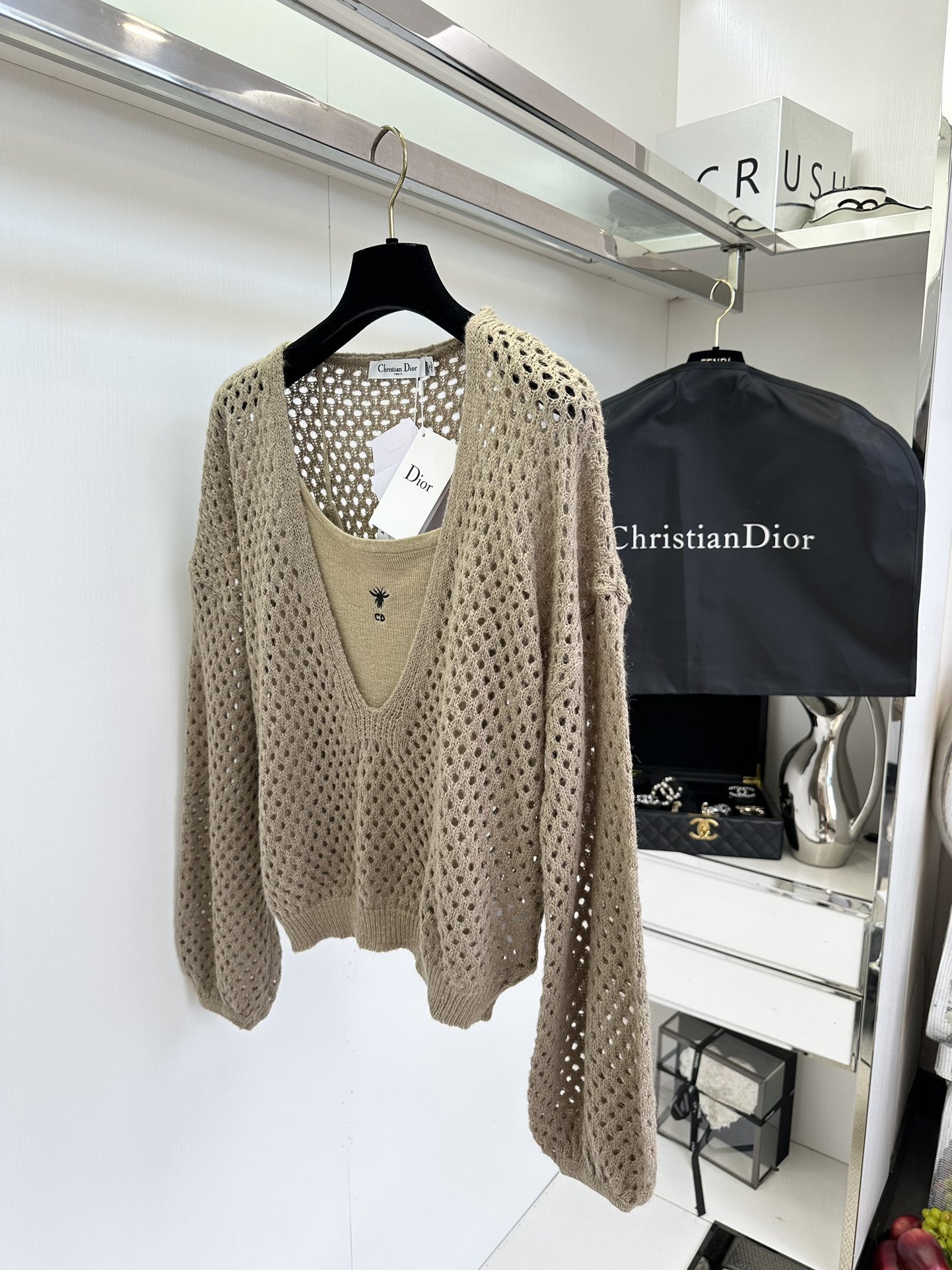 Dior Two-Piece Wool Knit Set: Stylish Layered Fashion 4 i1756428449 1196 2
