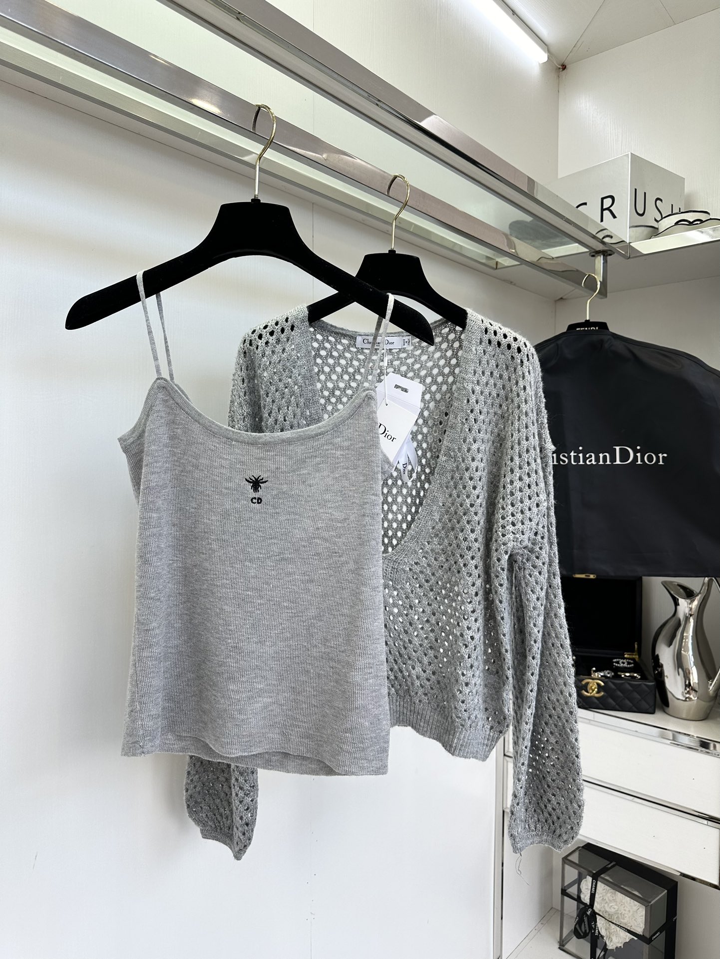 Dior Two-Piece Wool Knit Set: Stylish Layered Fashion 6 i1756428449 3199 4