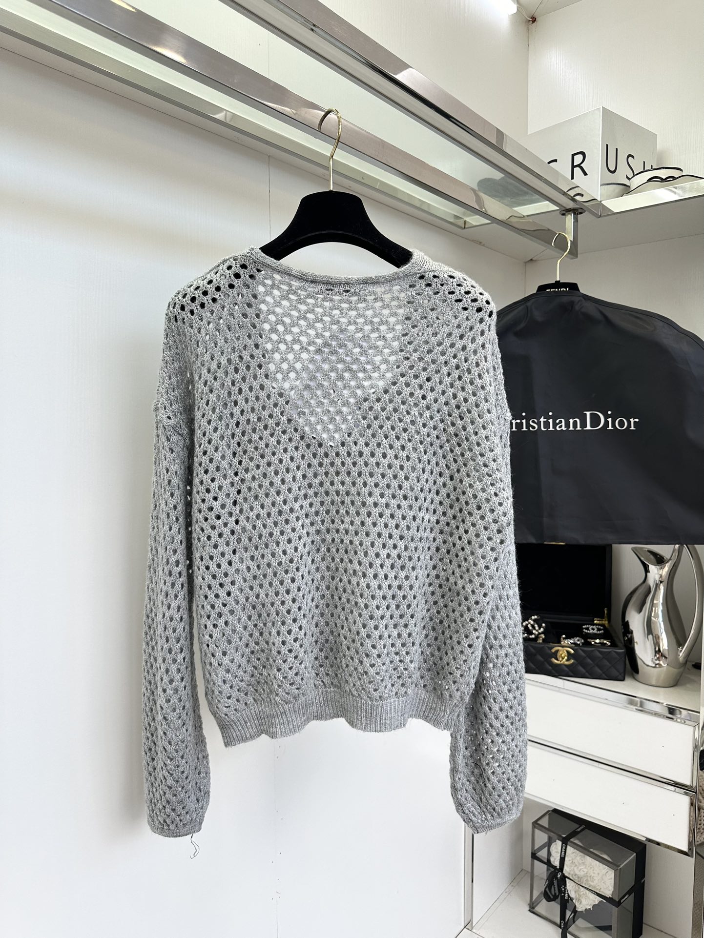 Dior Two-Piece Wool Knit Set: Stylish Layered Fashion 9 i1756428449 5743 7