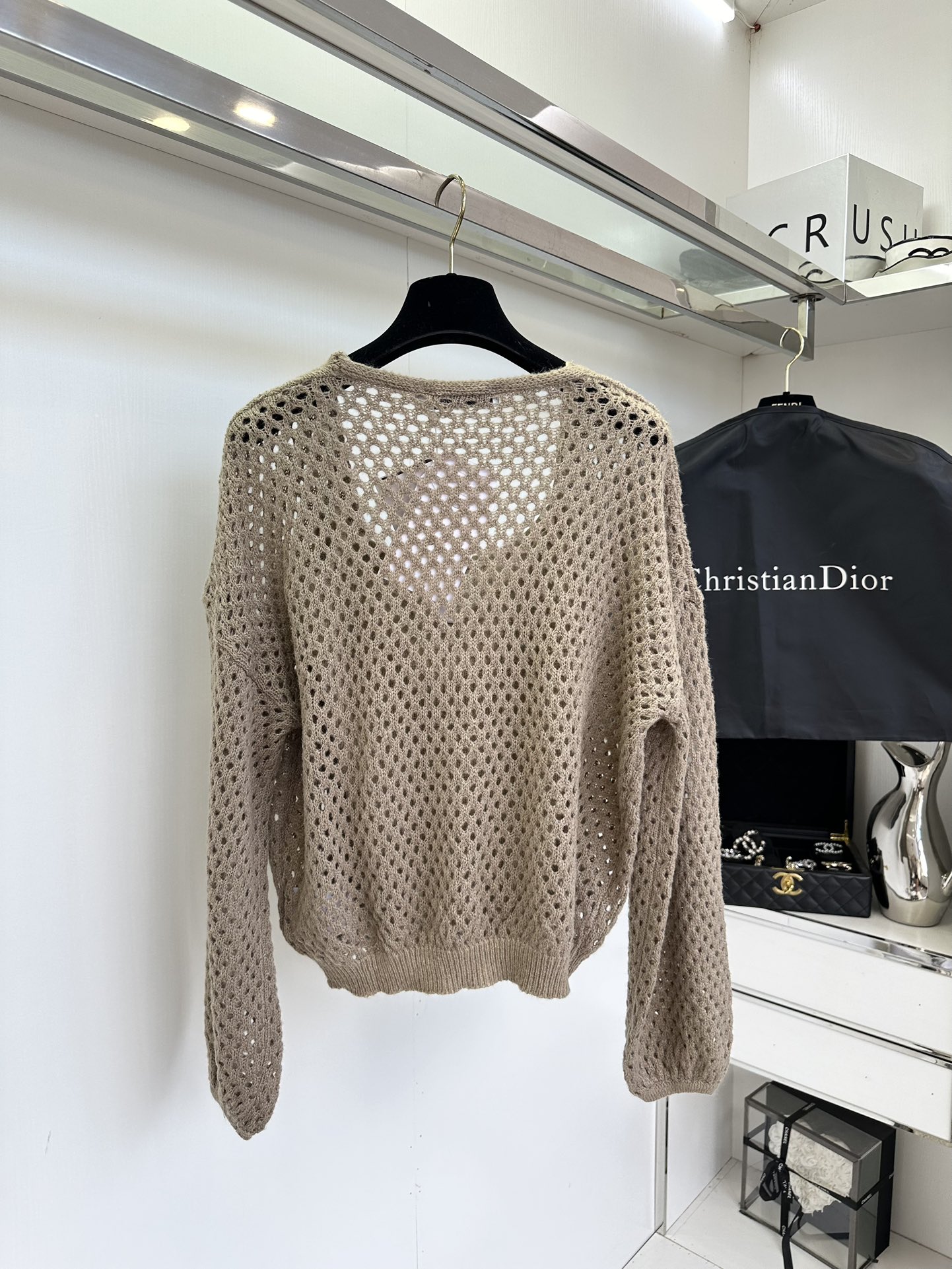 Dior Two-Piece Wool Knit Set: Stylish Layered Fashion 3 i1756428449 7721 1