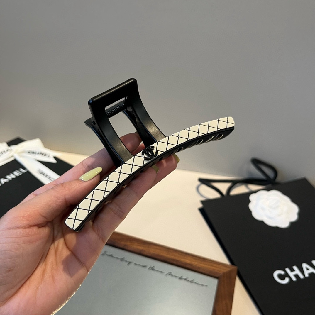 🆕

Chanel香奈儿新款发夹