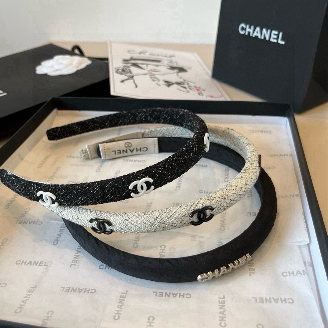 🆕

Chanel香奈儿发箍 经典小香头箍