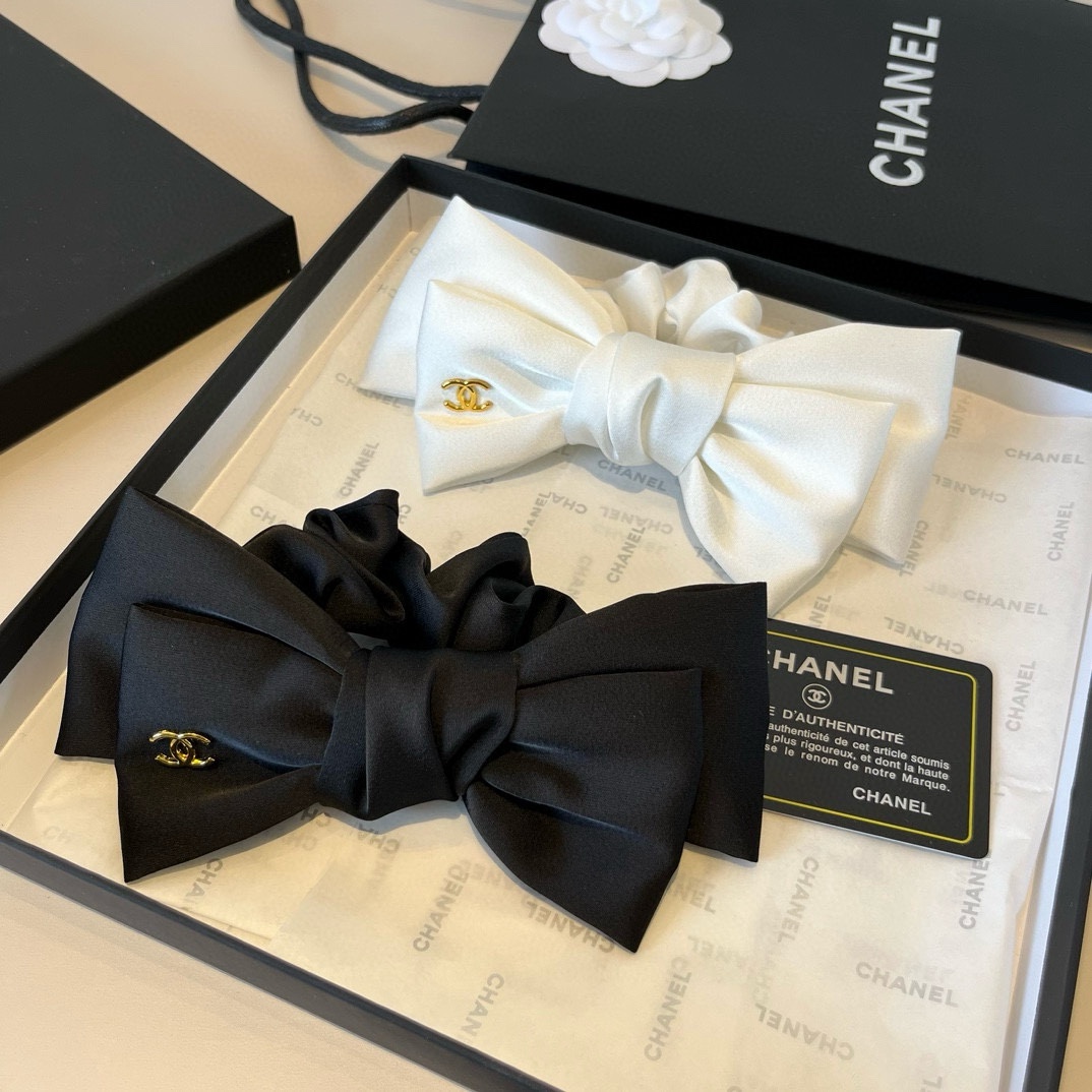 🆕

Chanel香奈儿蝴蝶结发圈 黑 白两色
