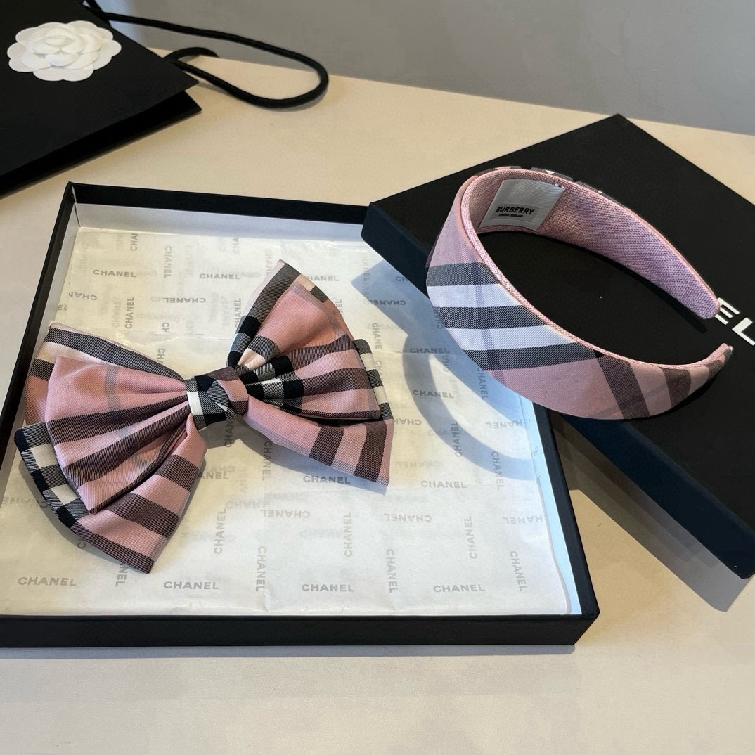 🆕

巴宝莉Burberry新款盒子蝴蝶结🎀顶夹