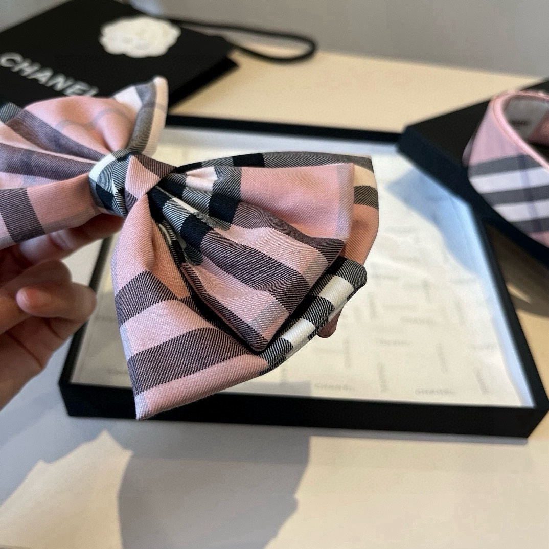 🆕

巴宝莉Burberry新款盒子蝴蝶结🎀顶夹
