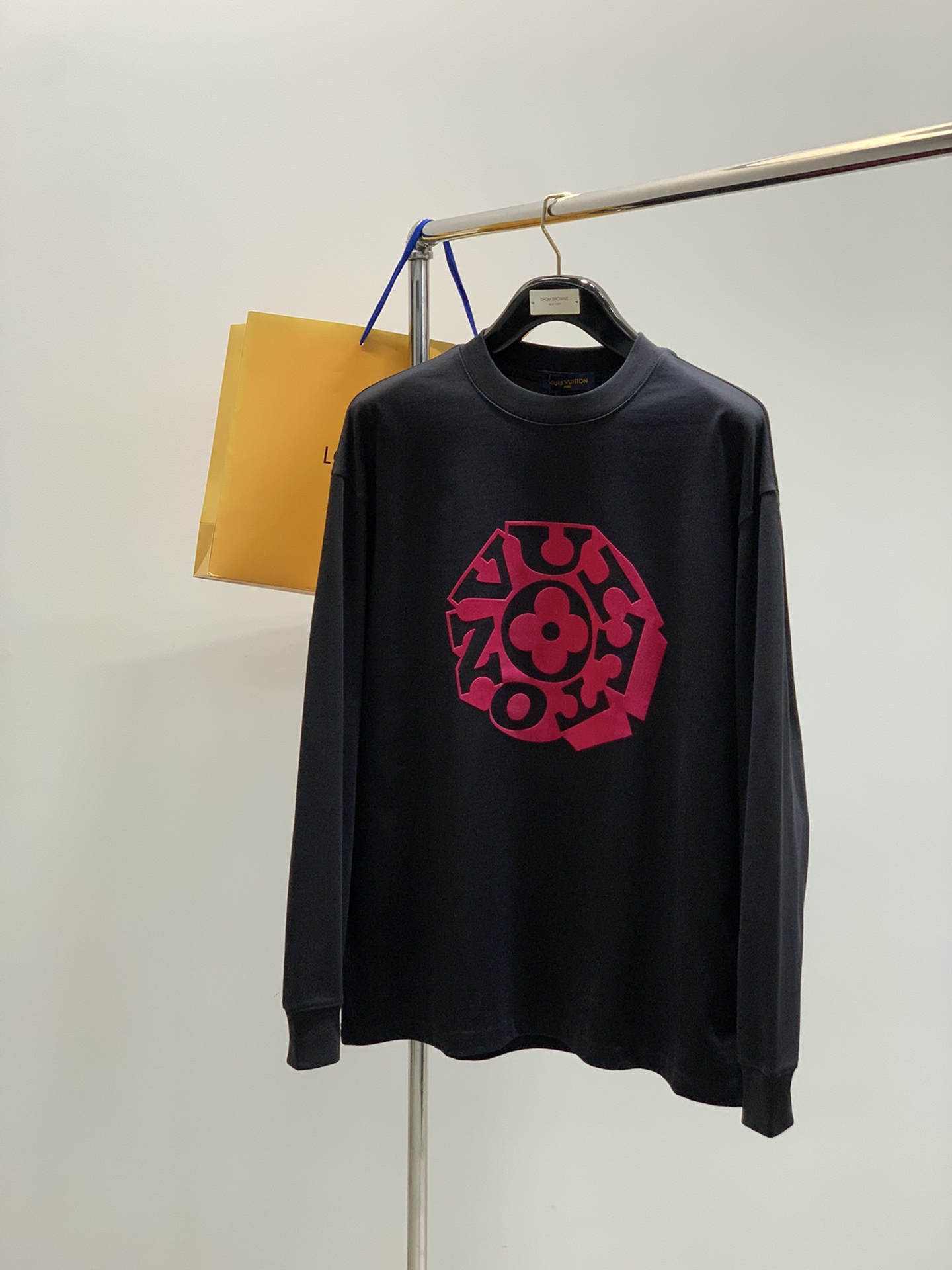 ，LouisVuitton 路易威登，2025秋季最新款，专柜同步有售，原单狠货，时尚休闲圆领长袖T恤，